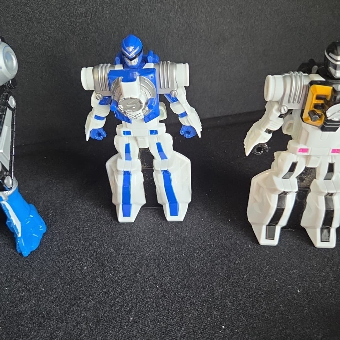 Power Rangers - Bandai - Mixed Lot Action Figures, Incomplete Parts And Pieces - Thumbnail 15