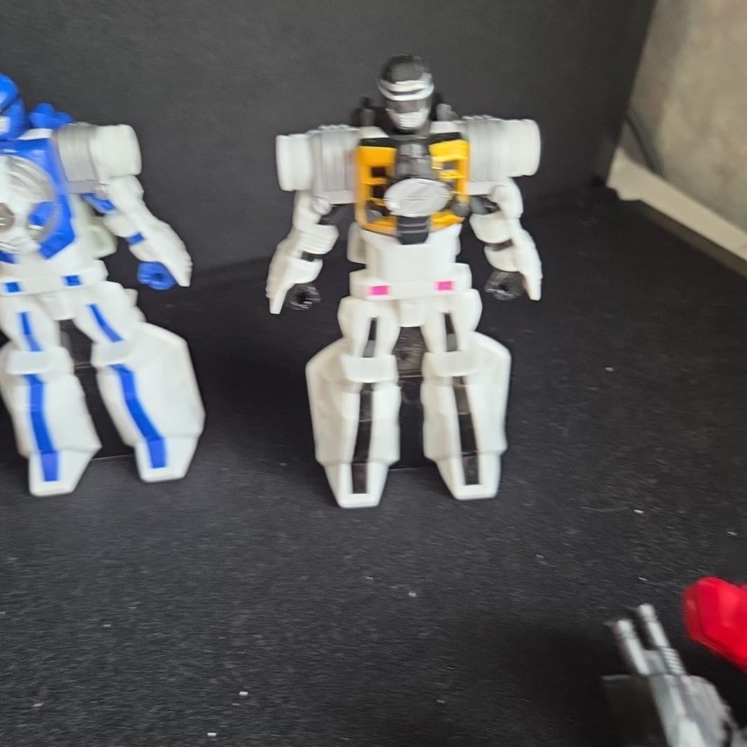 Power Rangers - Bandai - Mixed Lot Action Figures, Incomplete Parts And Pieces - Thumbnail 14