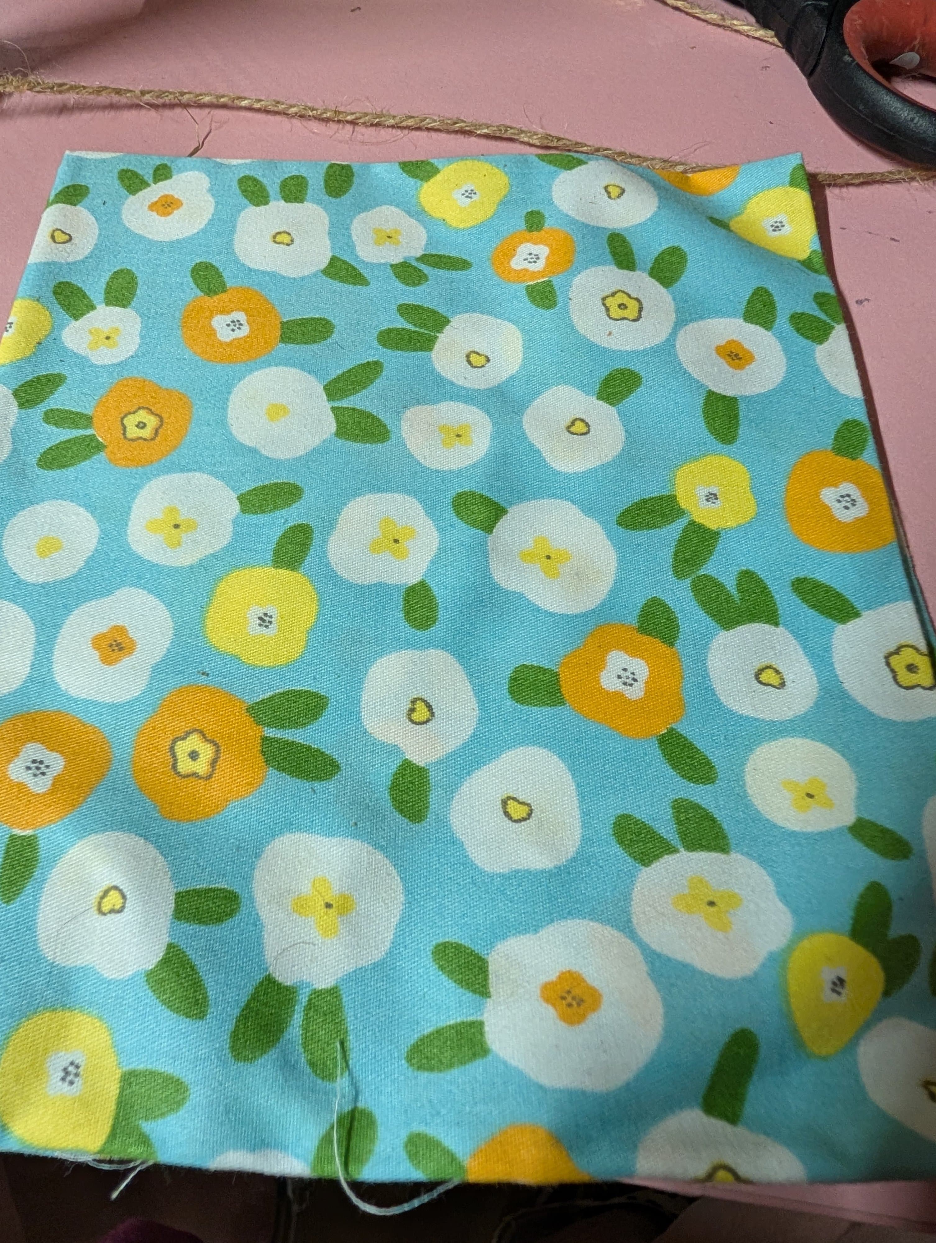 Floral Fabric Square with Blue Background fat quarter - Thumbnail 2