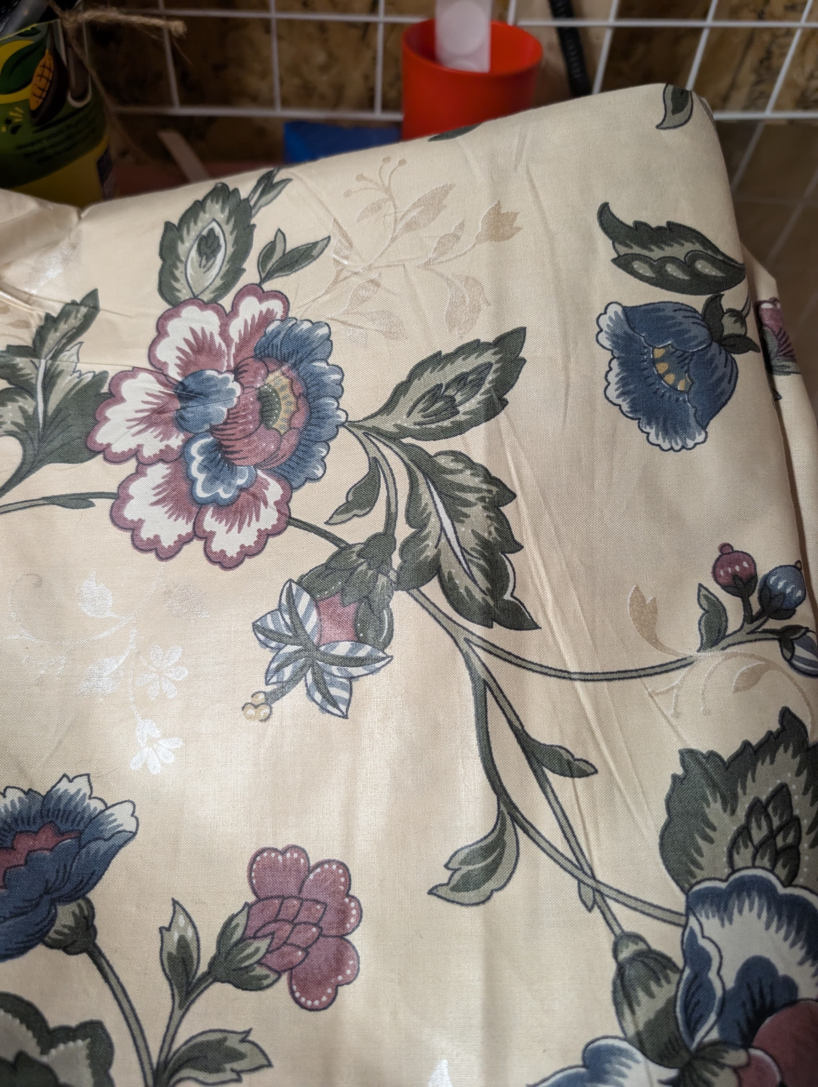 Floral Patterned Fabric with Multicolor Design 2 yds - Thumbnail 4