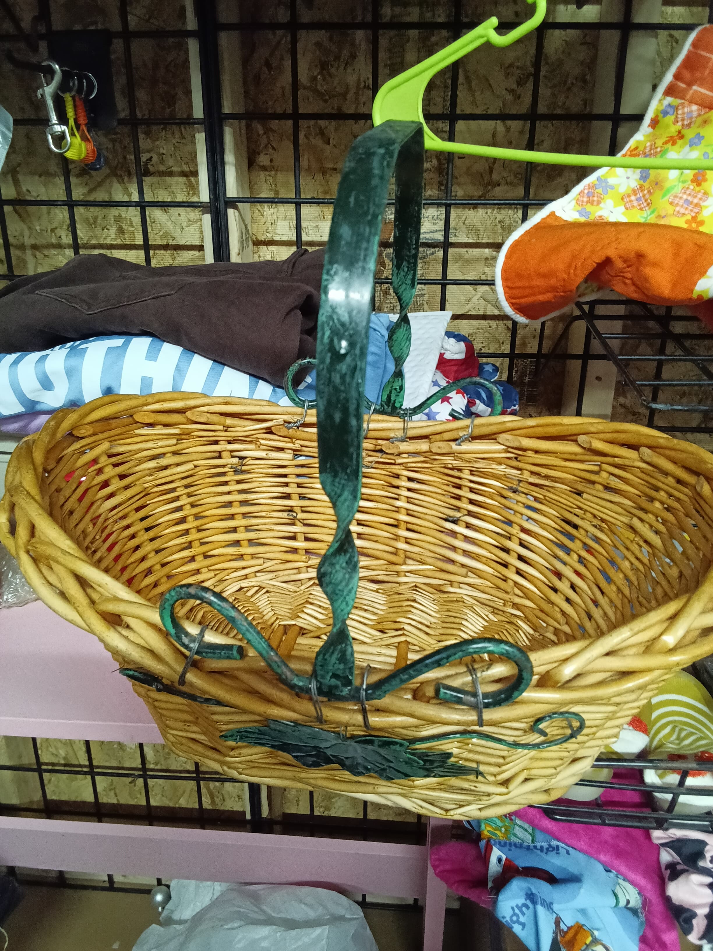Wicker Basket with Green Metal Handle and Leaf Design - Thumbnail 3