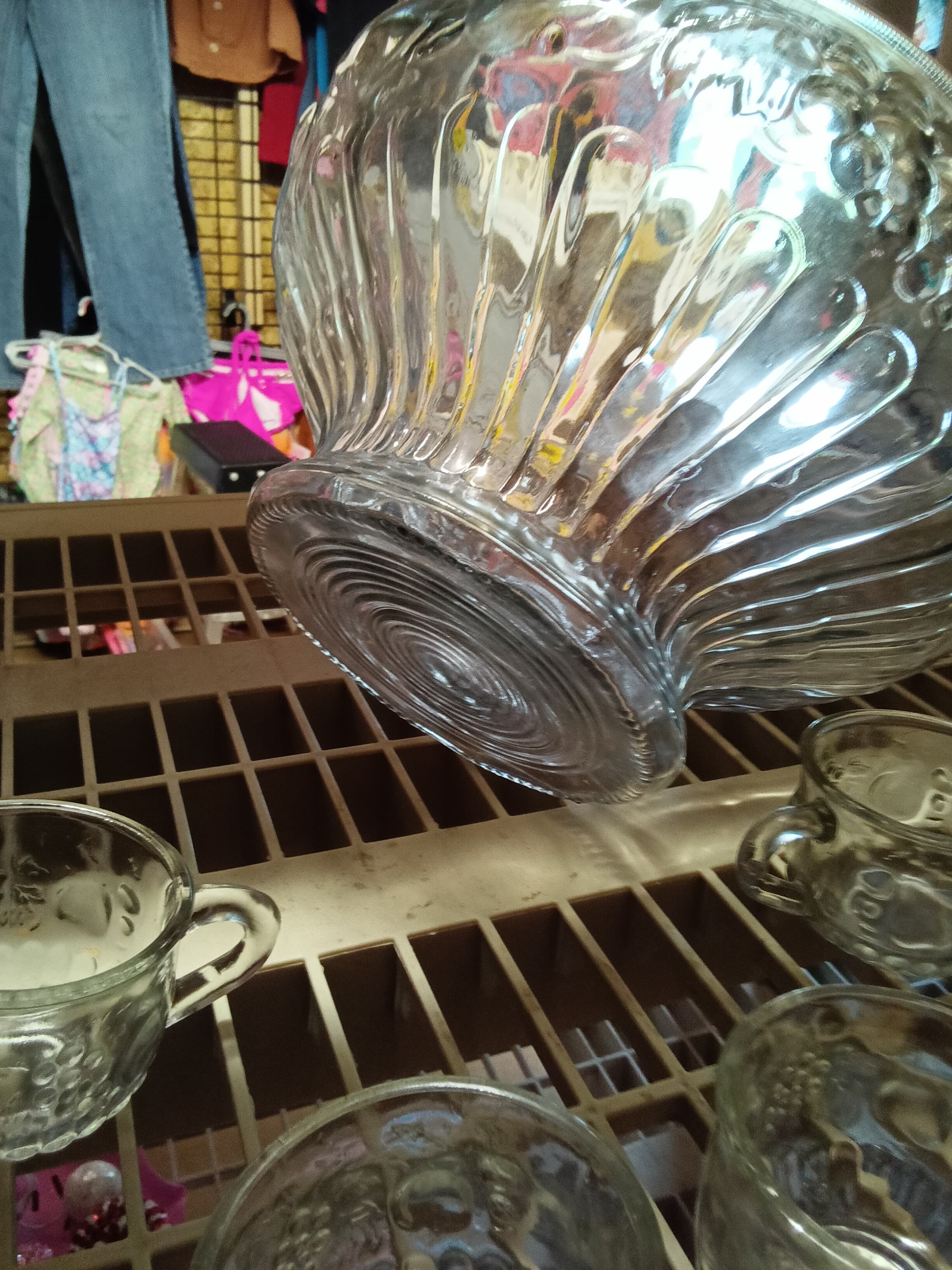 Vintage Glass Punch Bowl Set with 8 Cups - Thumbnail 4