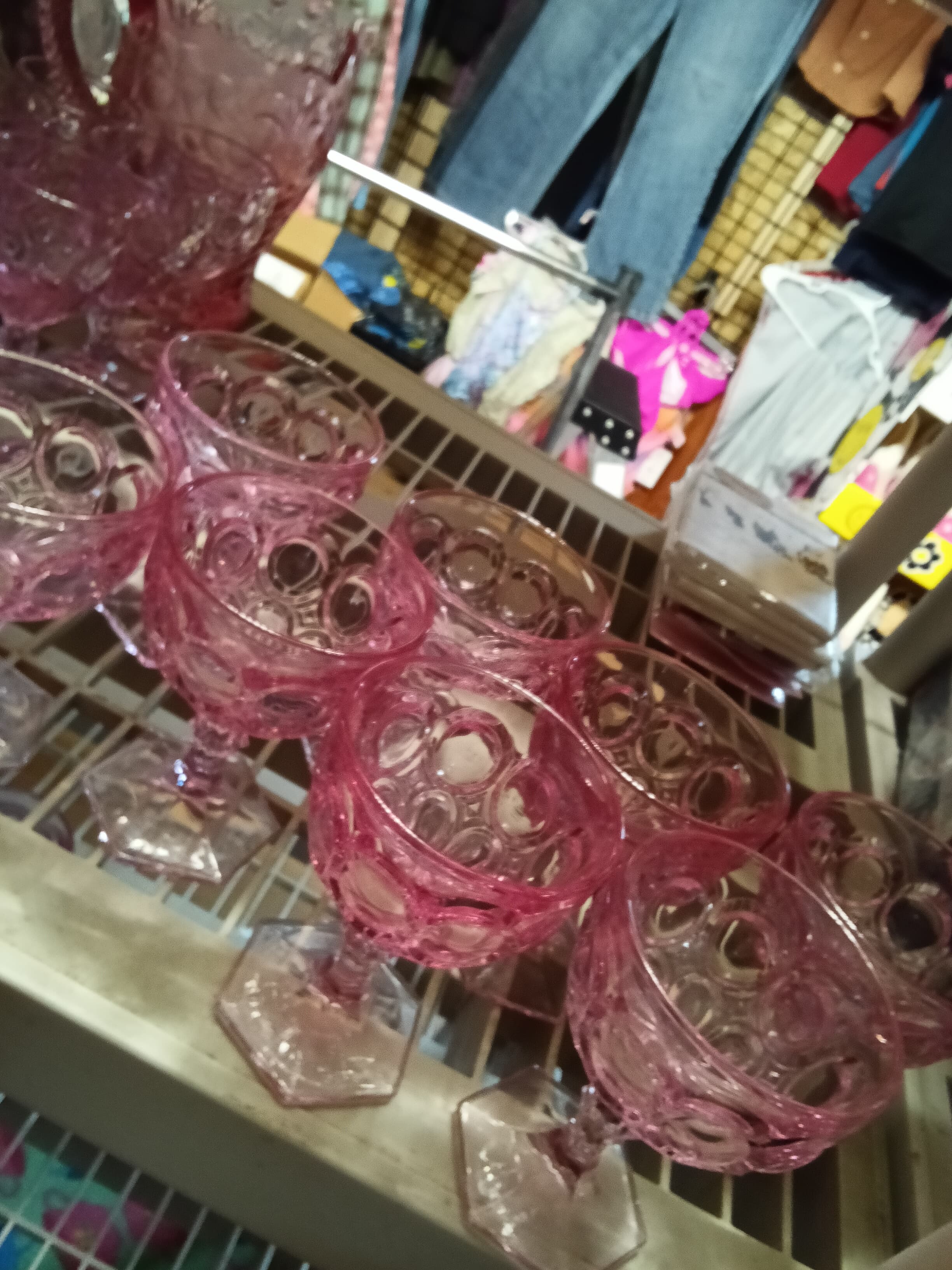 Set of 8 Pink Vintage Glass Goblets - Thumbnail 4