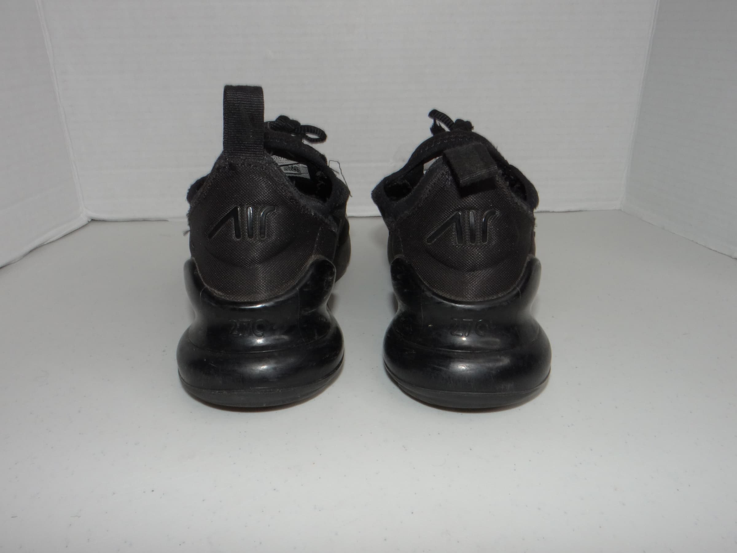 Nike Air Max 270 Triple Black Kids Running Shoes BQ5776-001 Size 4.5Y Mens 4.5 - Thumbnail 5