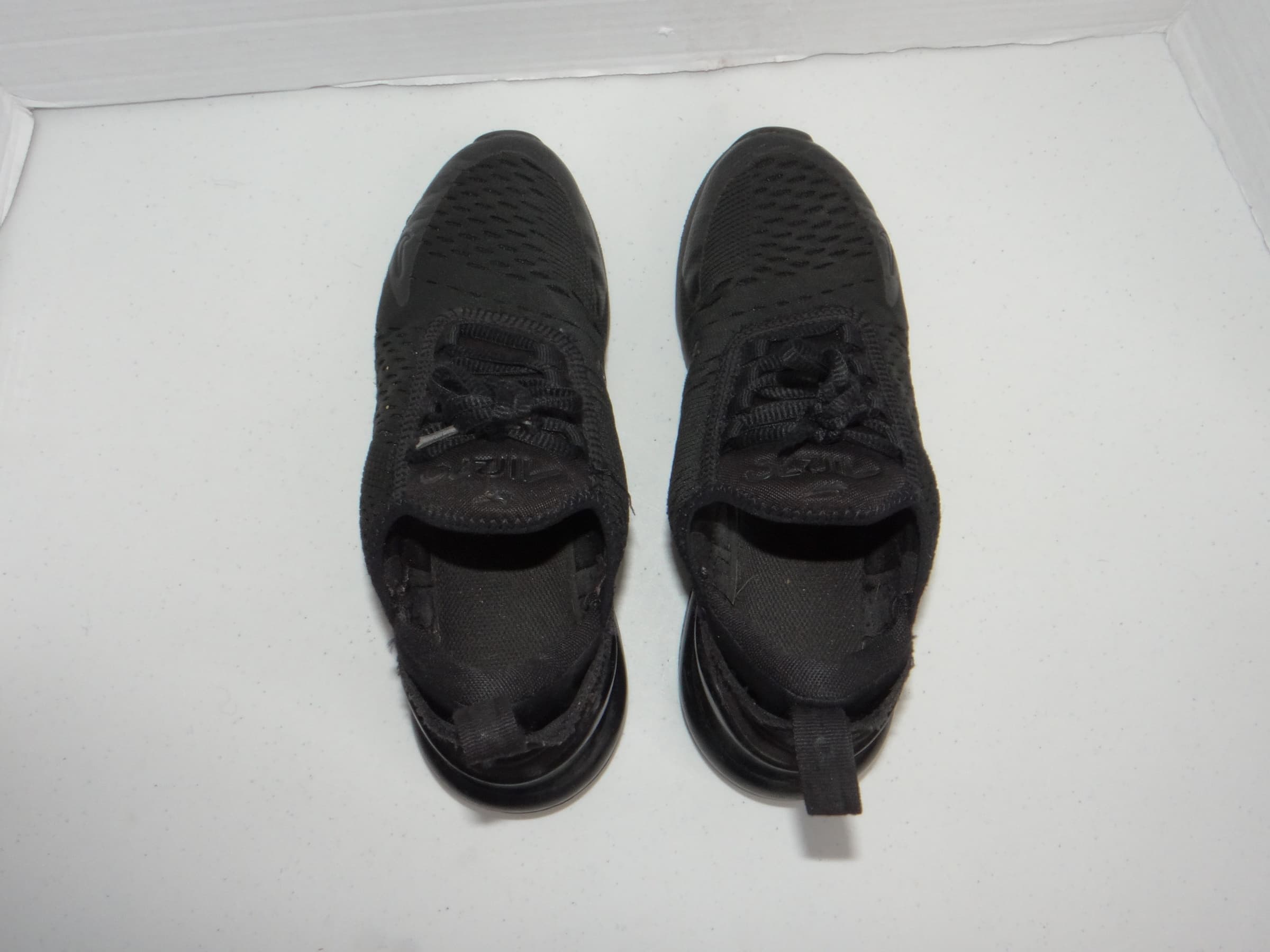 Nike Air Max 270 Triple Black Kids Running Shoes BQ5776-001 Size 4.5Y Mens 4.5 - Thumbnail 4