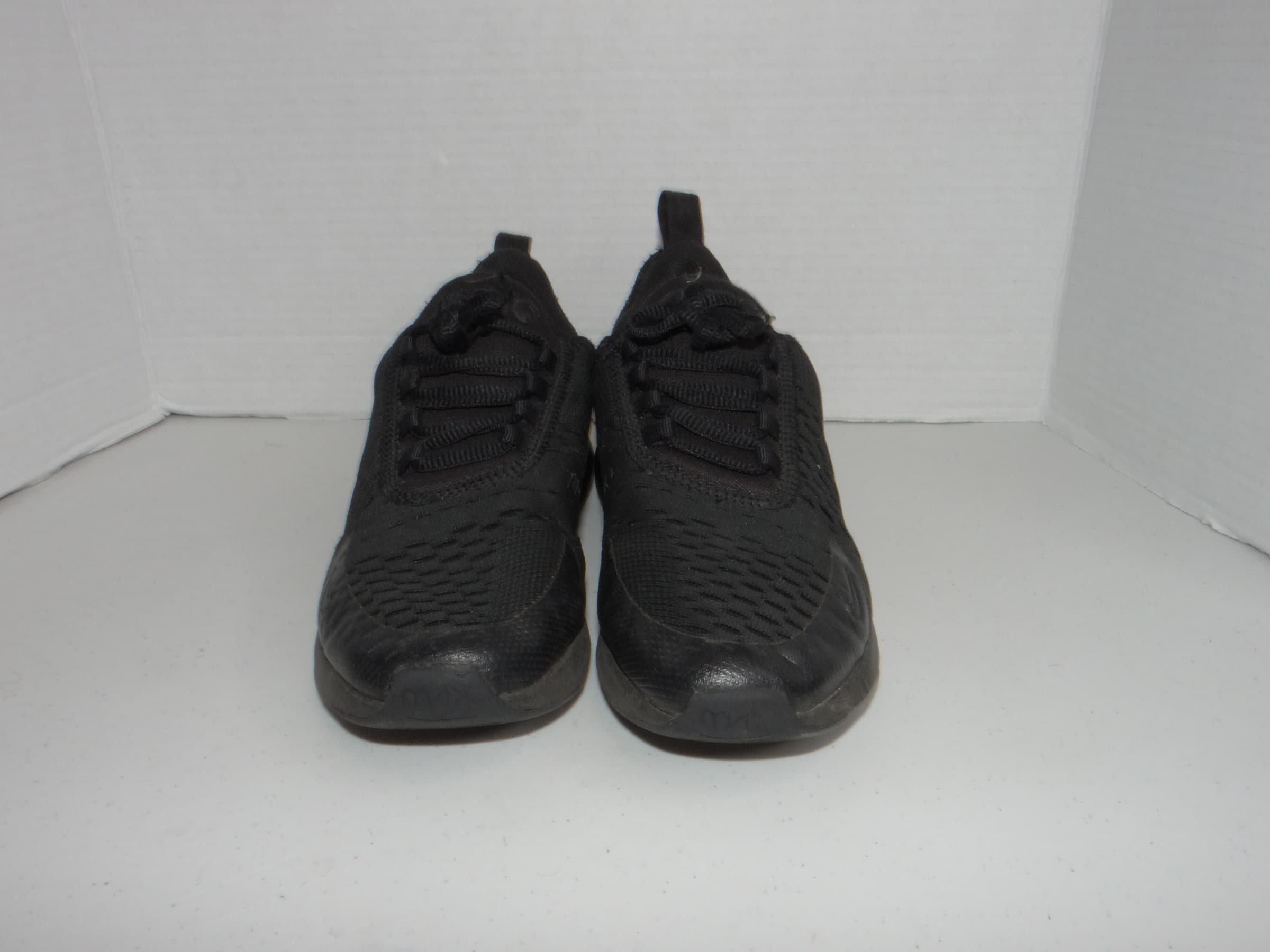 Nike Air Max 270 Triple Black Kids Running Shoes BQ5776-001 Size 4.5Y Mens 4.5 - Thumbnail 8