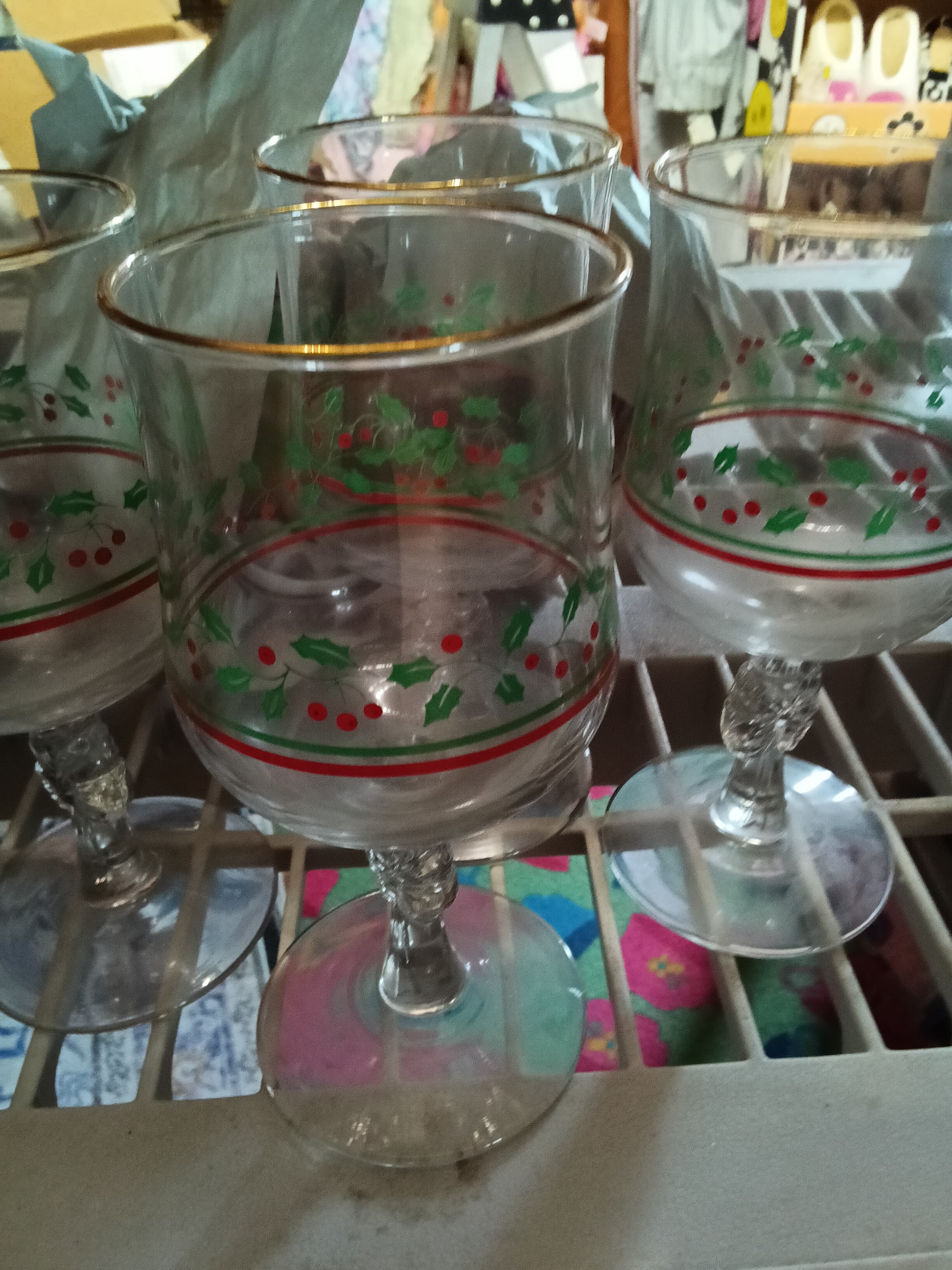 Set of 4  Arby's Christmas glasses  Holiday Wine Glasses with Holly Design - Thumbnail 3