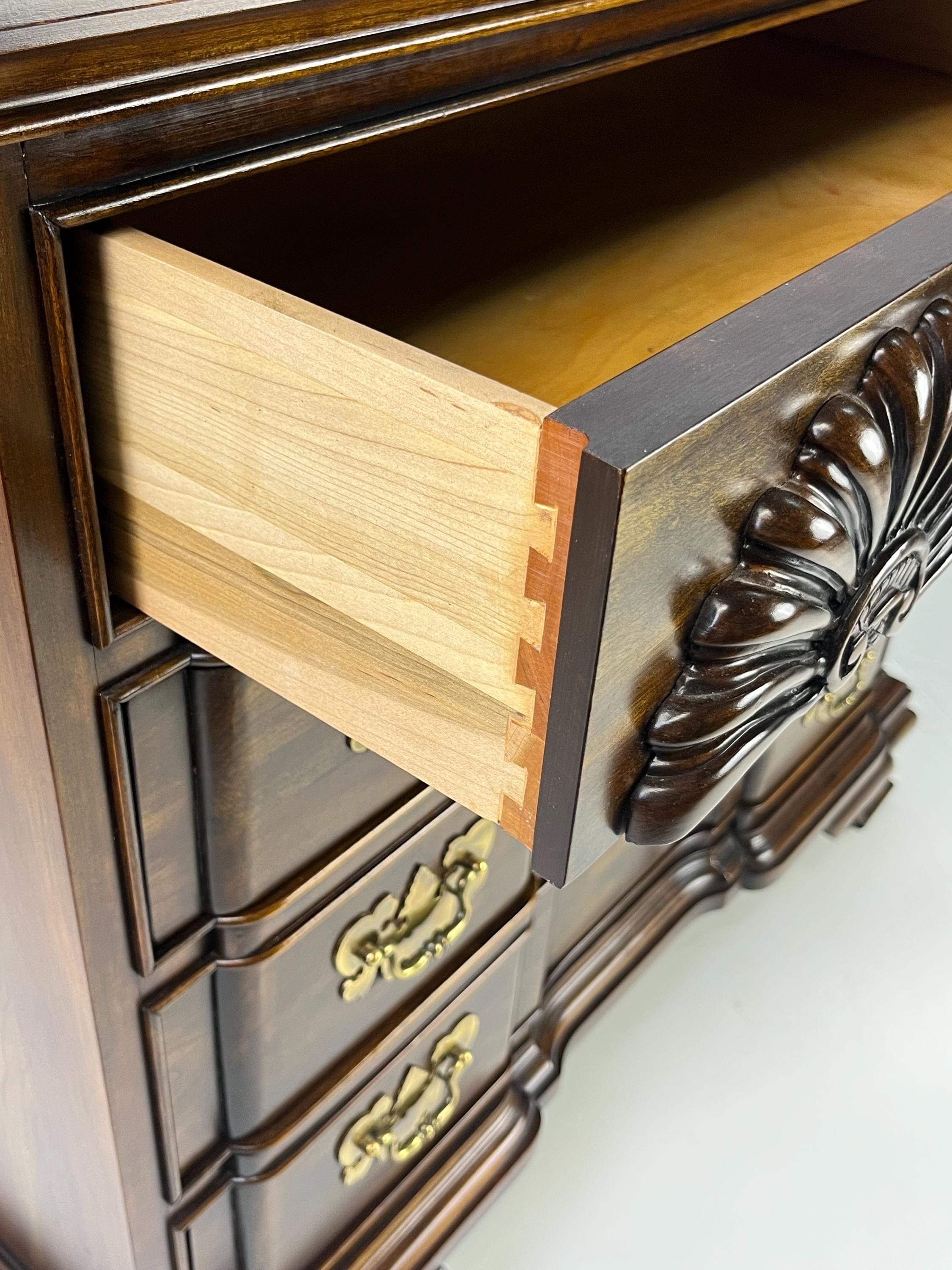 Vintage Chippendale Style Block-Front Solid Cherry Bachelor's Chest by Harden - Thumbnail 9