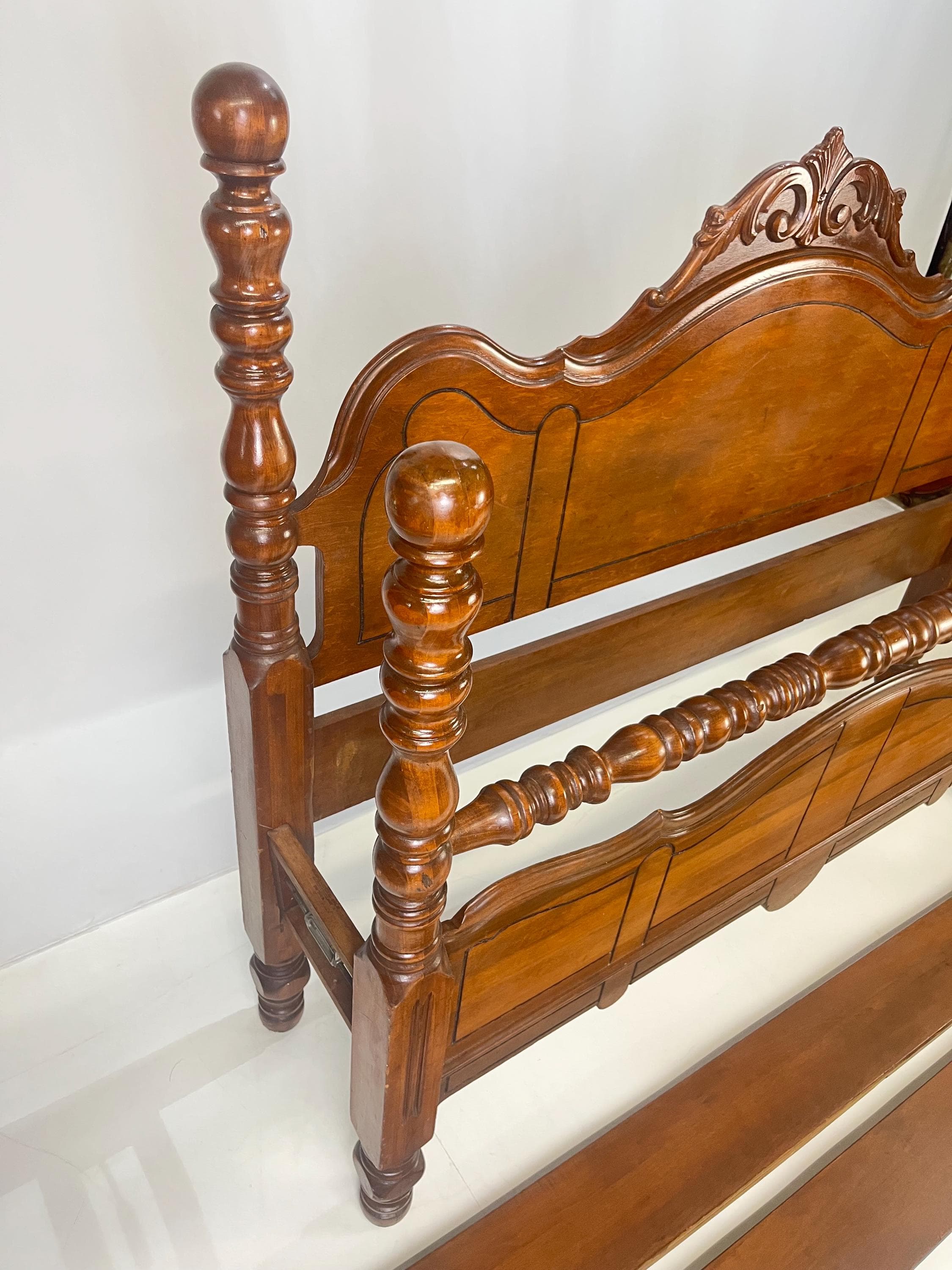 Depression Era Colonial Revival Turned Cannonball Full Size Bed - Thumbnail 4