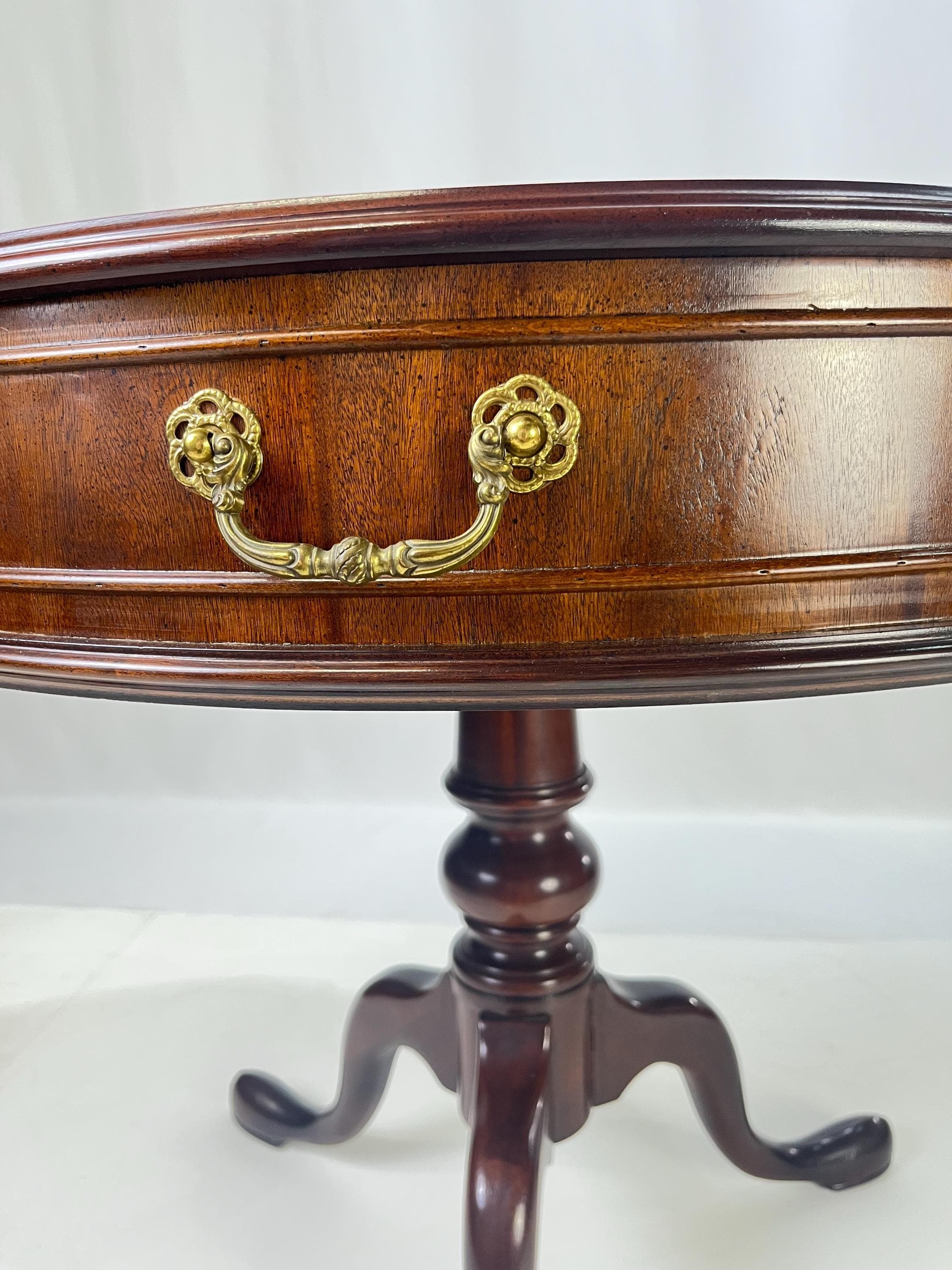 Century Furniture Traditional Burl Wood and Mahogany Pedestal Drum Table - Thumbnail 9