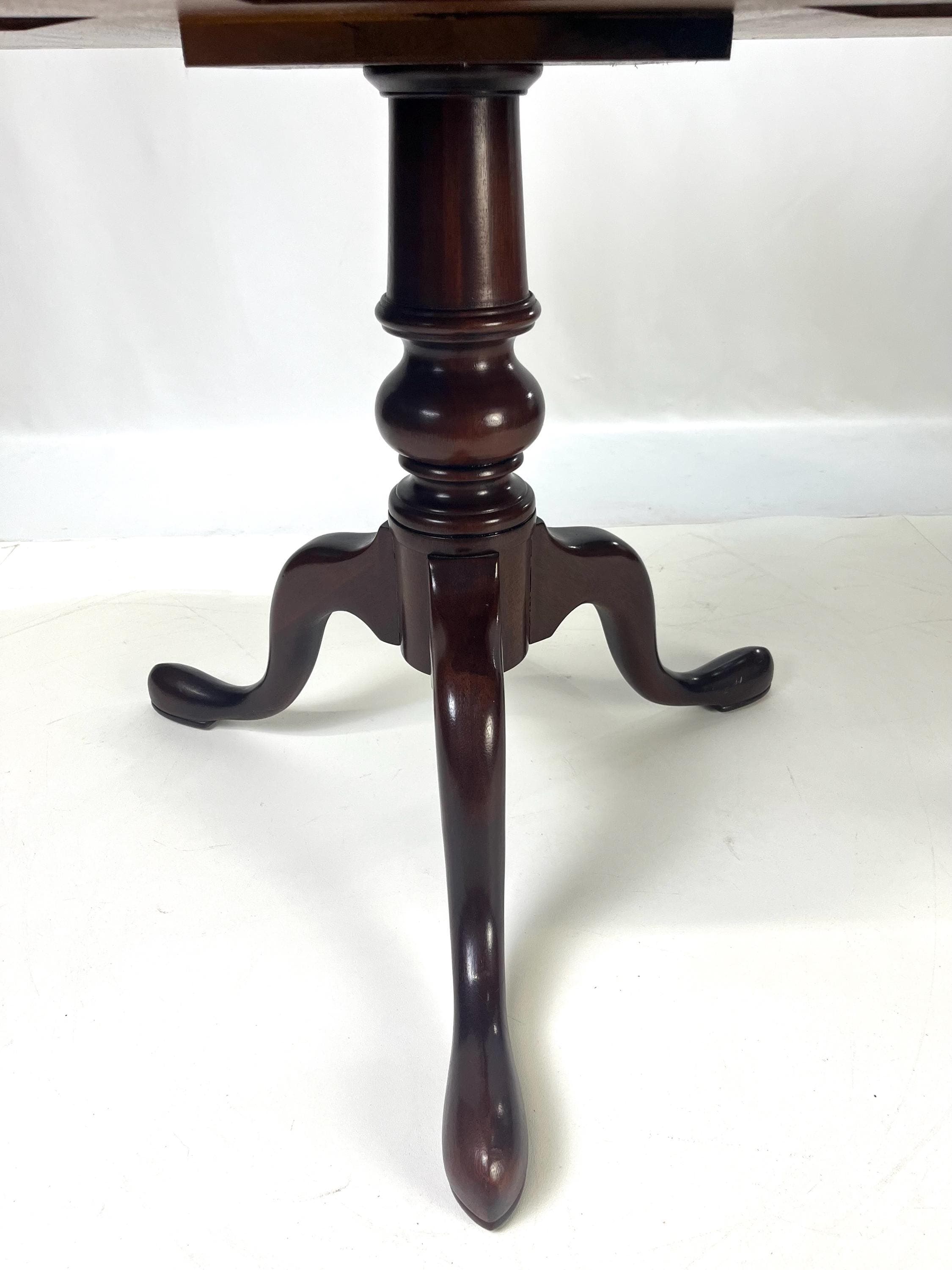Century Furniture Traditional Burl Wood and Mahogany Pedestal Drum Table - Thumbnail 14
