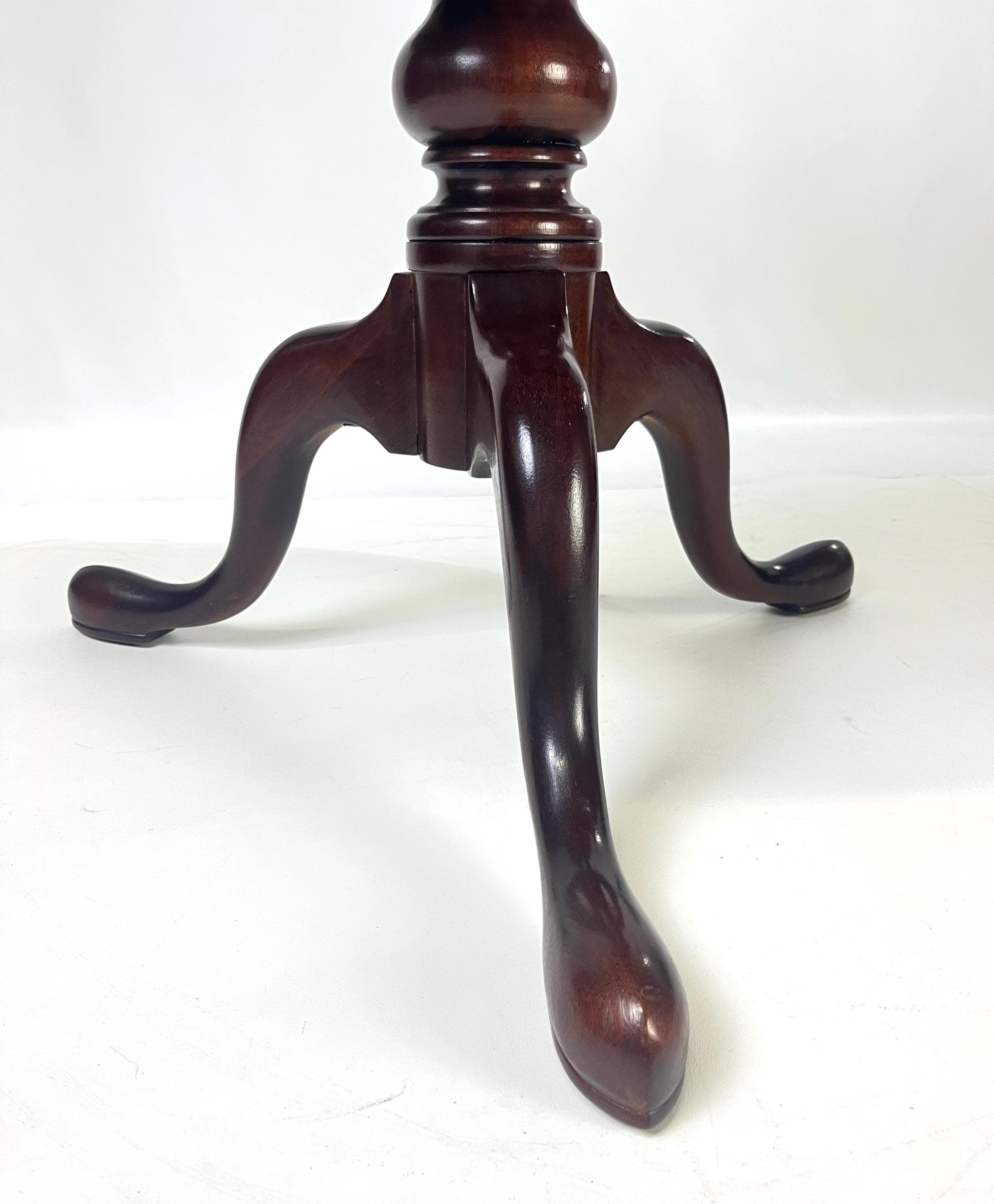 Century Furniture Traditional Burl Wood and Mahogany Pedestal Drum Table - Thumbnail 12