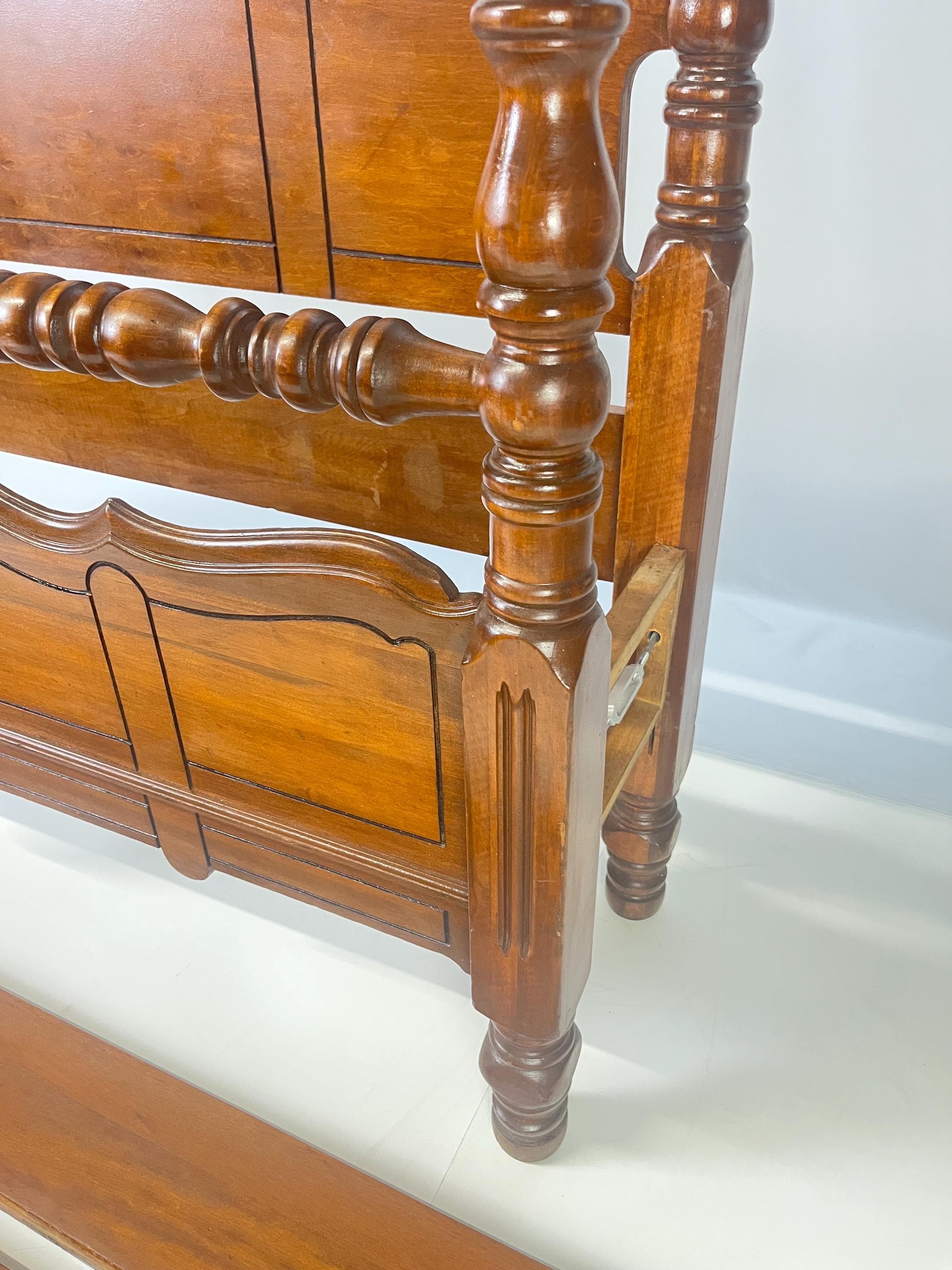 Depression Era Colonial Revival Turned Cannonball Full Size Bed - Thumbnail 8