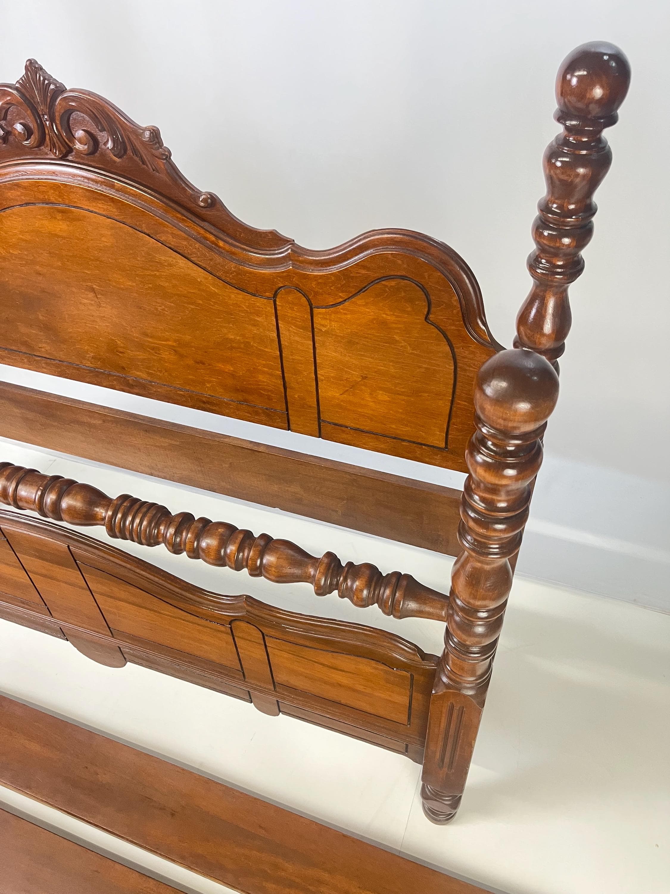 Depression Era Colonial Revival Turned Cannonball Full Size Bed - Thumbnail 6