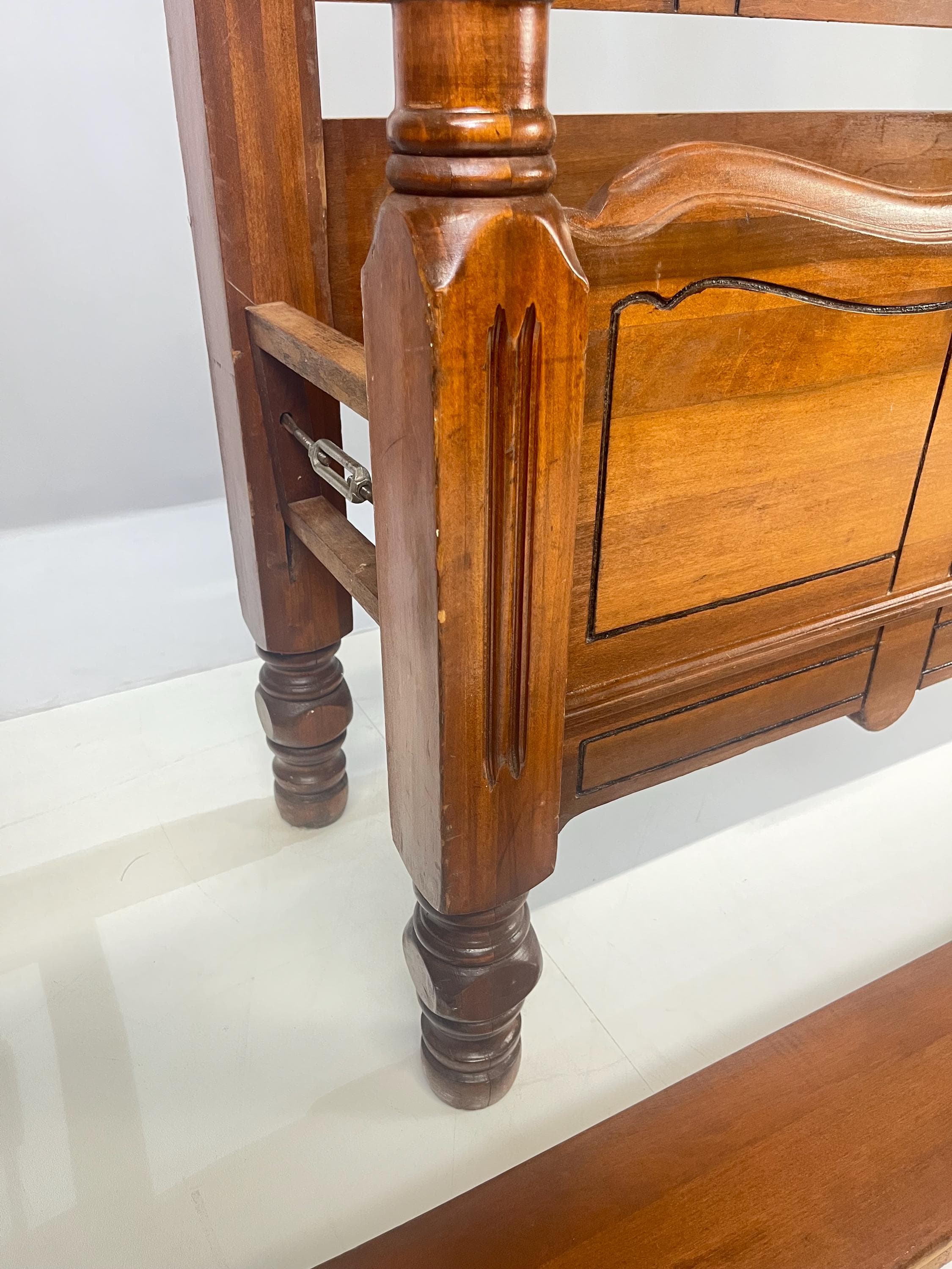 Depression Era Colonial Revival Turned Cannonball Full Size Bed - Thumbnail 7