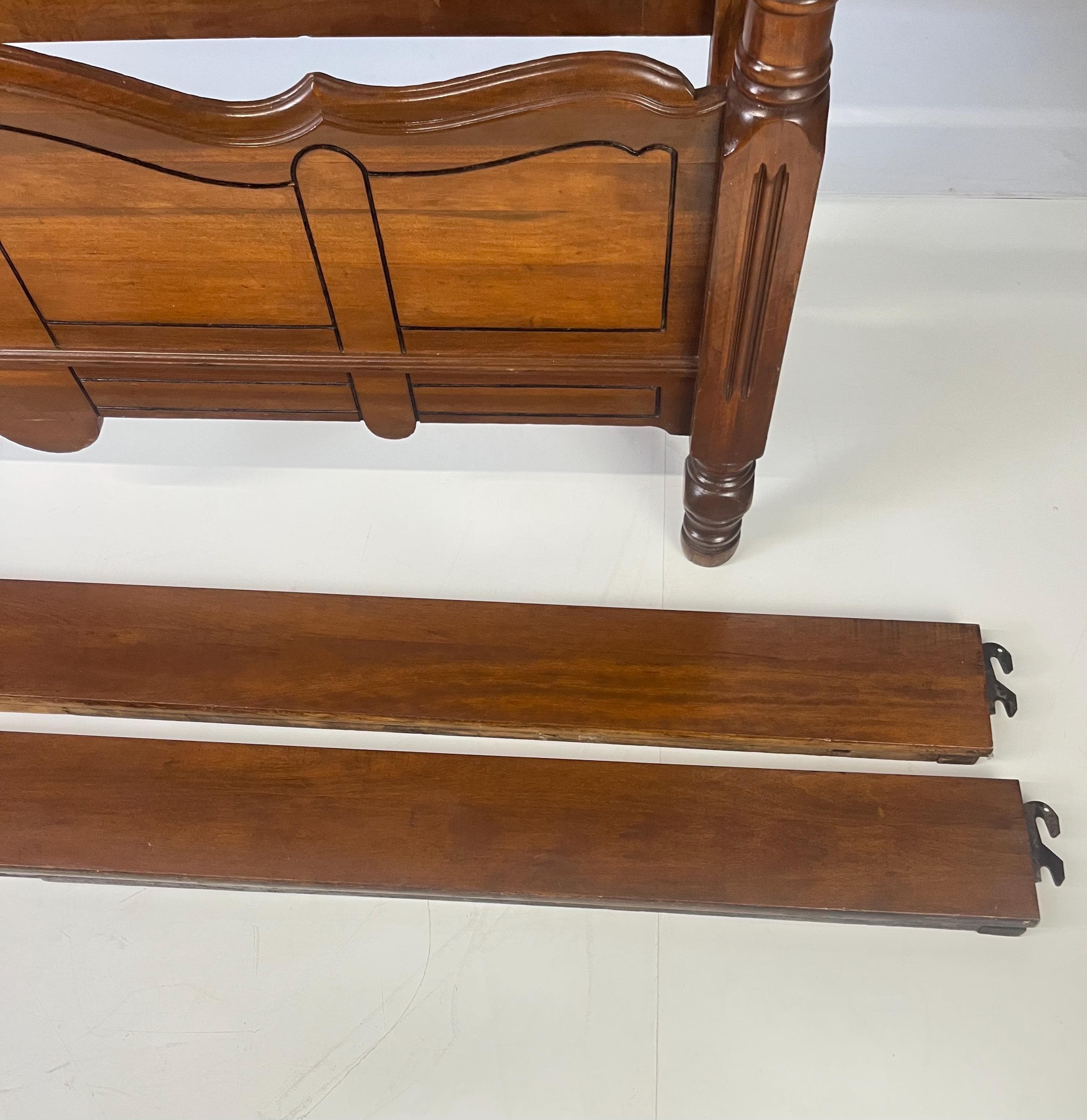 Depression Era Colonial Revival Turned Cannonball Full Size Bed - Thumbnail 11