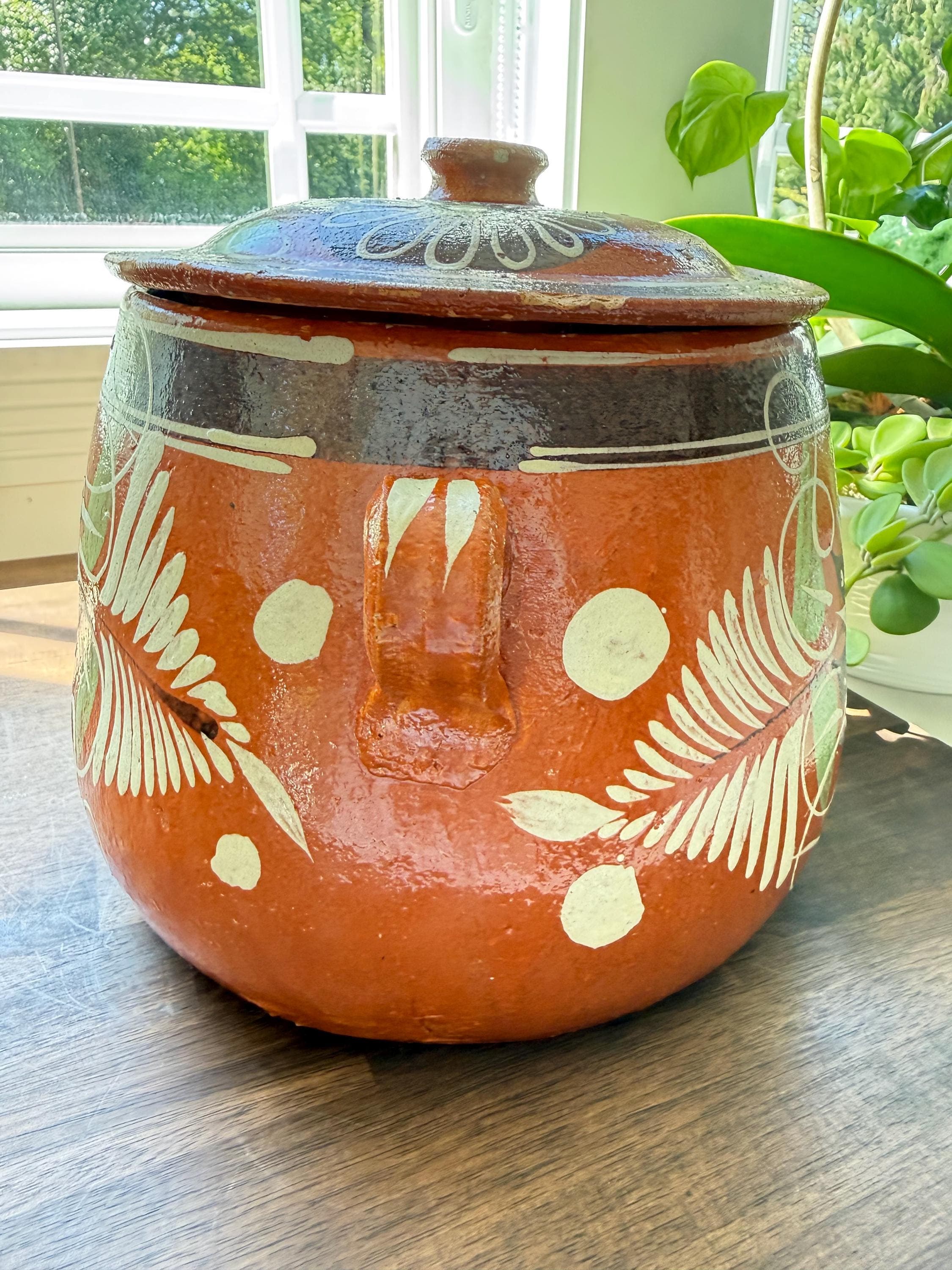 Vintage Tlaquepaque Mexican Bean Pot: Hand-Painted Red Clay Hacienda Kitchen Decor - Thumbnail 2
