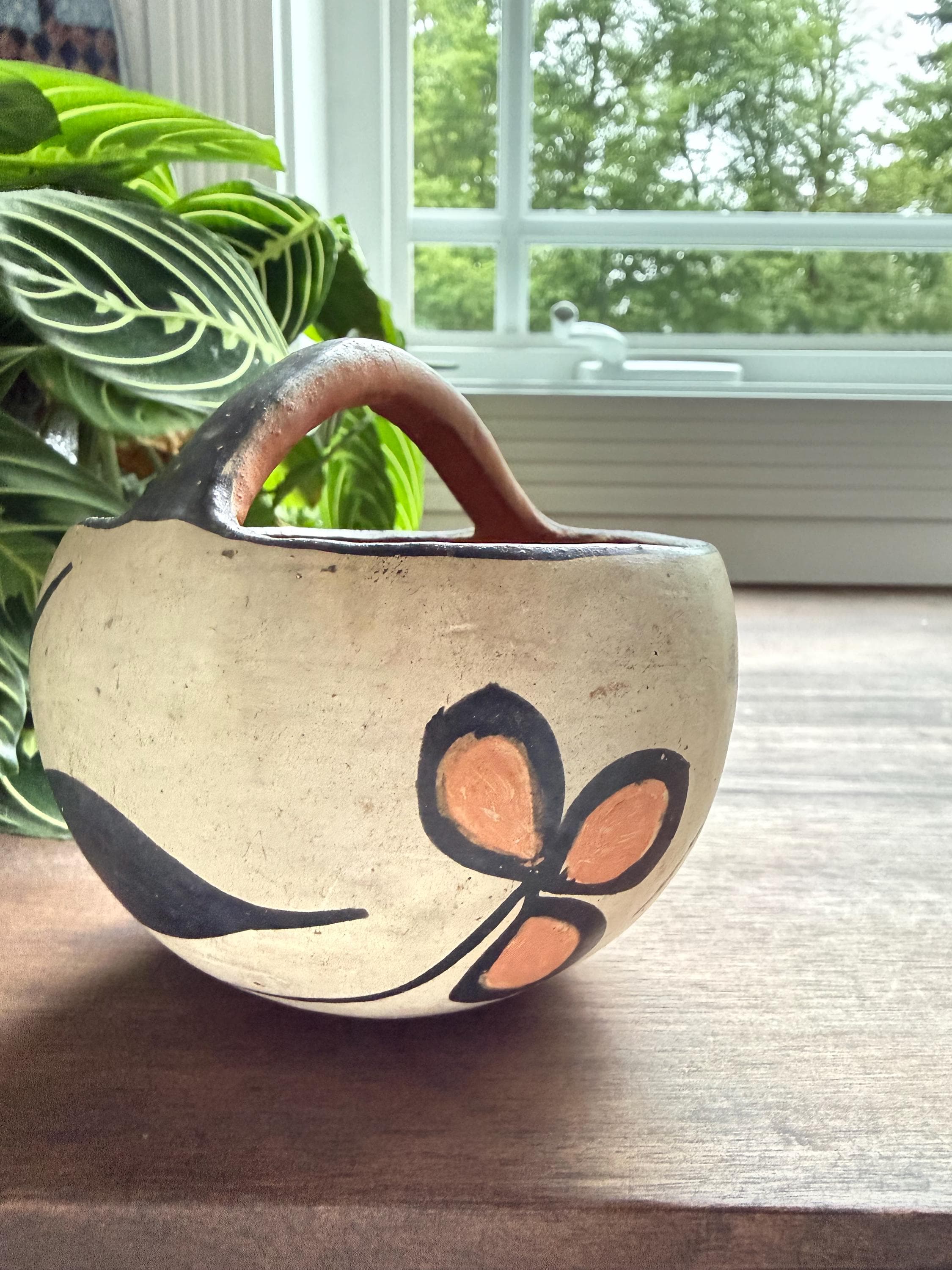Vintage Santo Domingo Kewa Pueblo Pottery Basket Bowl – Hand-Painted Southwestern Clay Vessel - Thumbnail 2