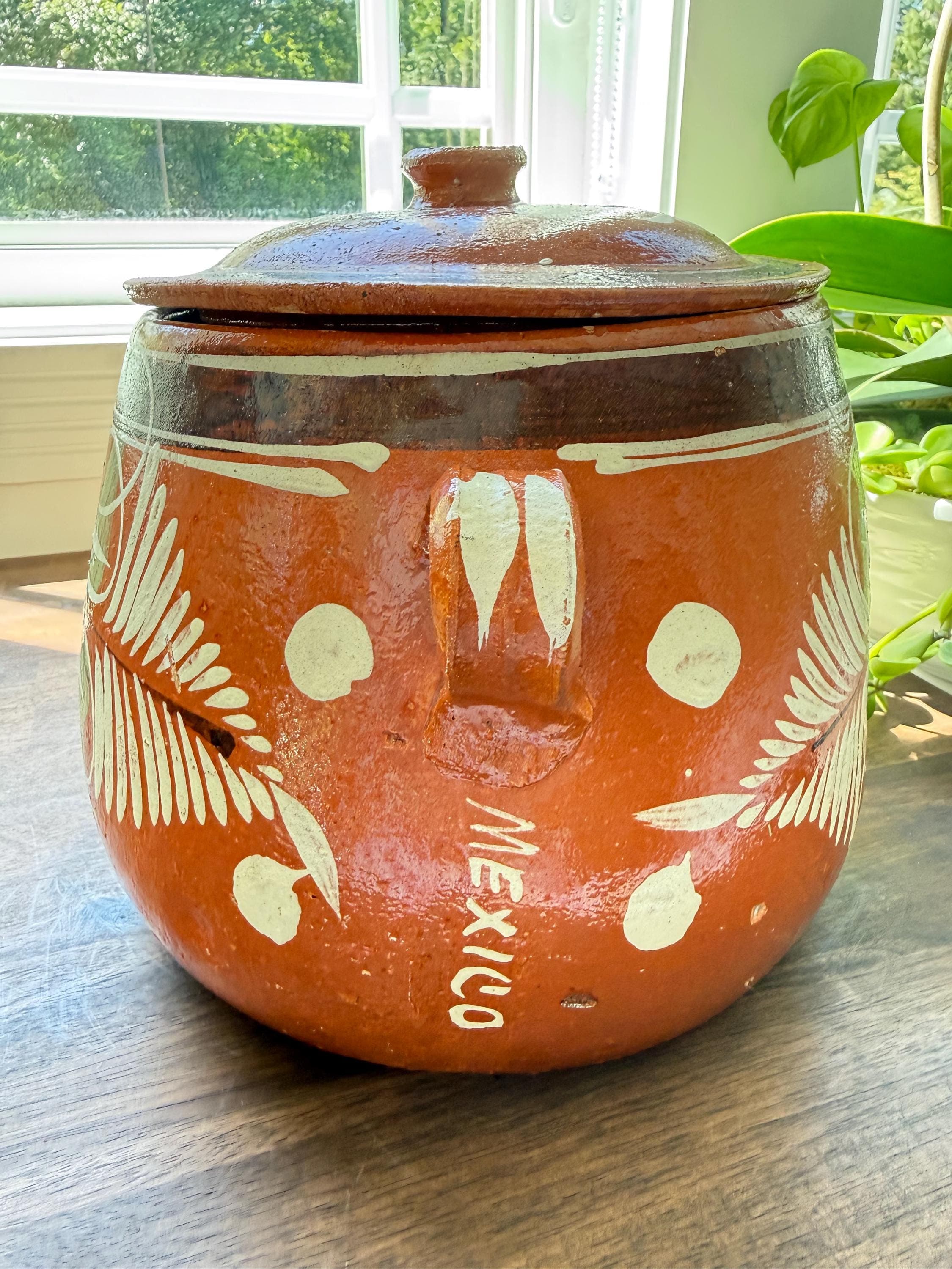 Vintage Tlaquepaque Mexican Bean Pot: Hand-Painted Red Clay Hacienda Kitchen Decor - Thumbnail 5