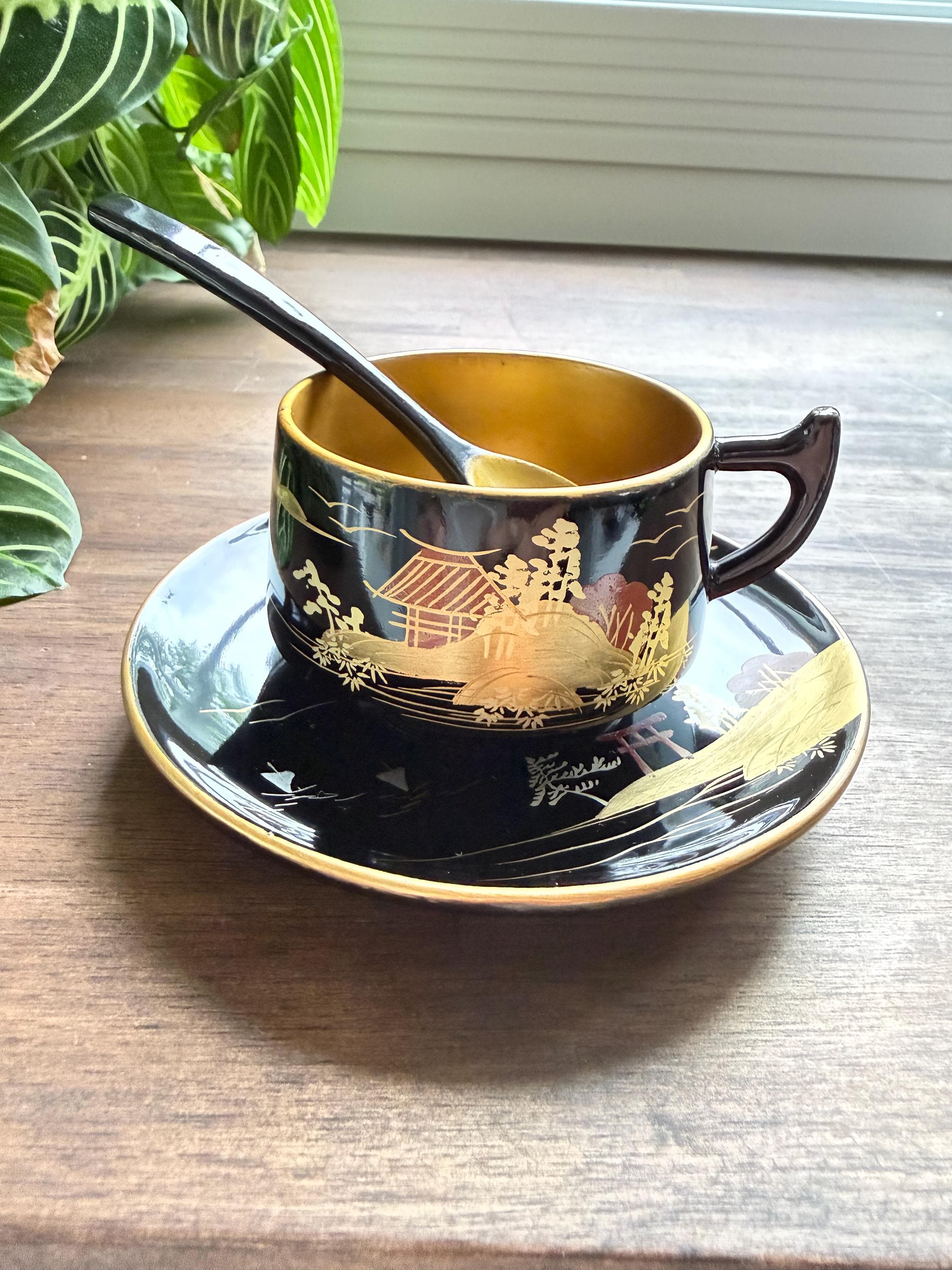 Vintage Japanese Black Lacquer Tea Set – Hand-Painted Gold Gilded Scenic Cups, Saucers, Spoons - Thumbnail 3
