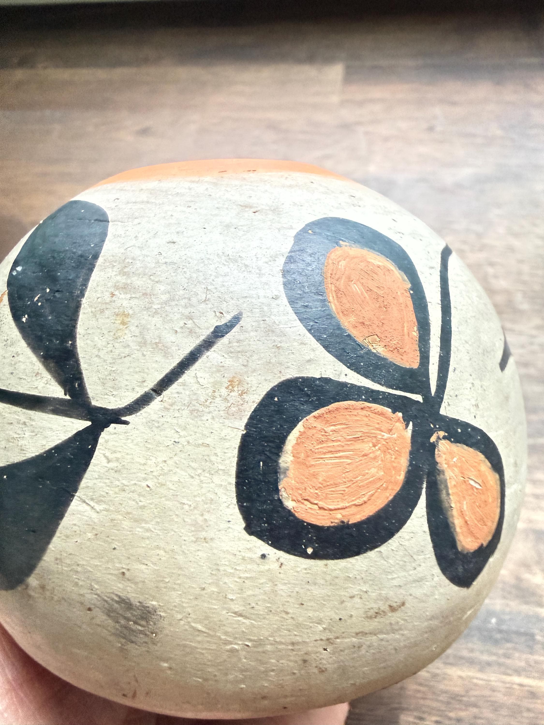 Vintage Santo Domingo Kewa Pueblo Pottery Basket Bowl – Hand-Painted Southwestern Clay Vessel - Thumbnail 17