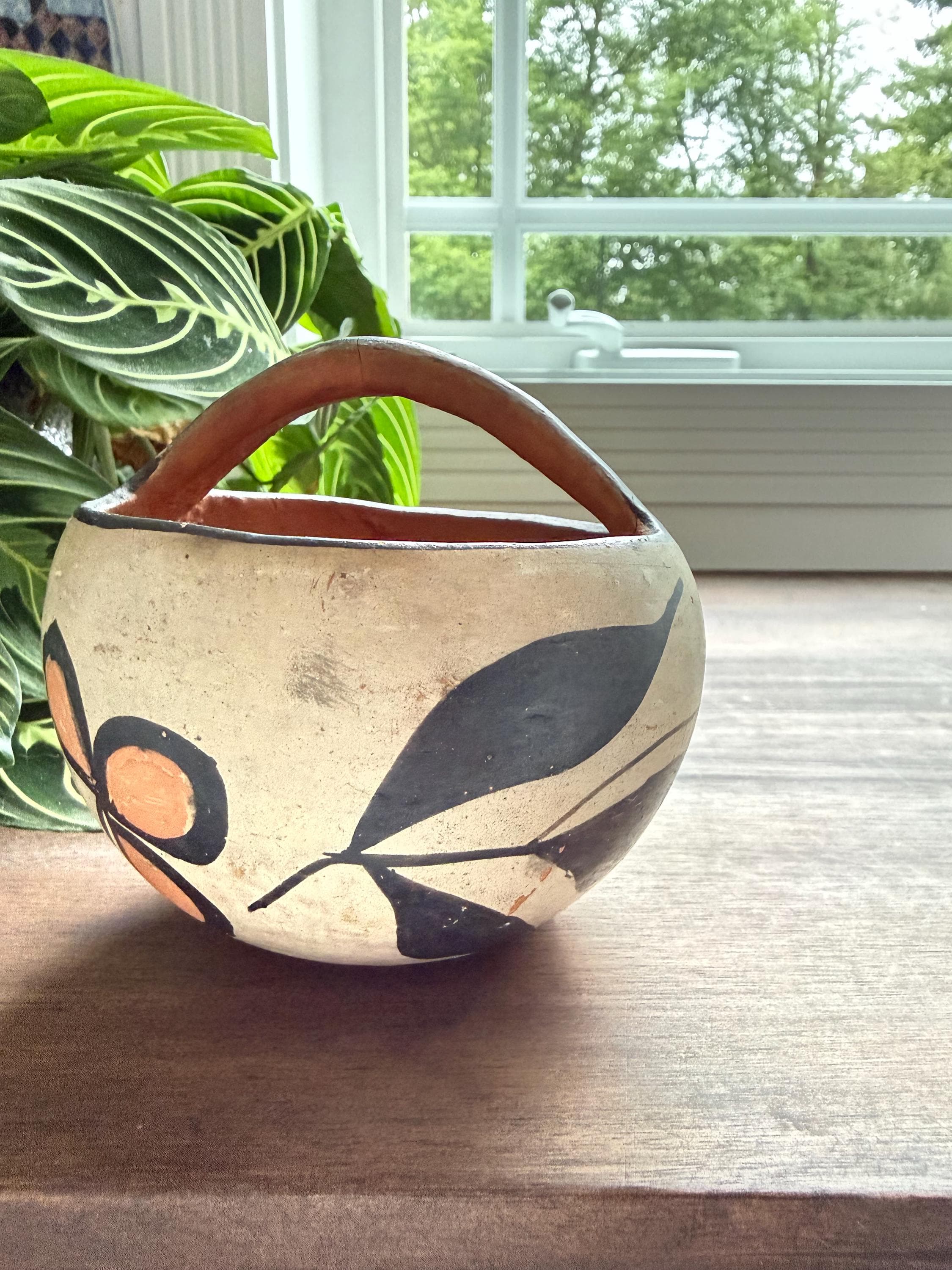 Vintage Santo Domingo Kewa Pueblo Pottery Basket Bowl – Hand-Painted Southwestern Clay Vessel - Thumbnail 6
