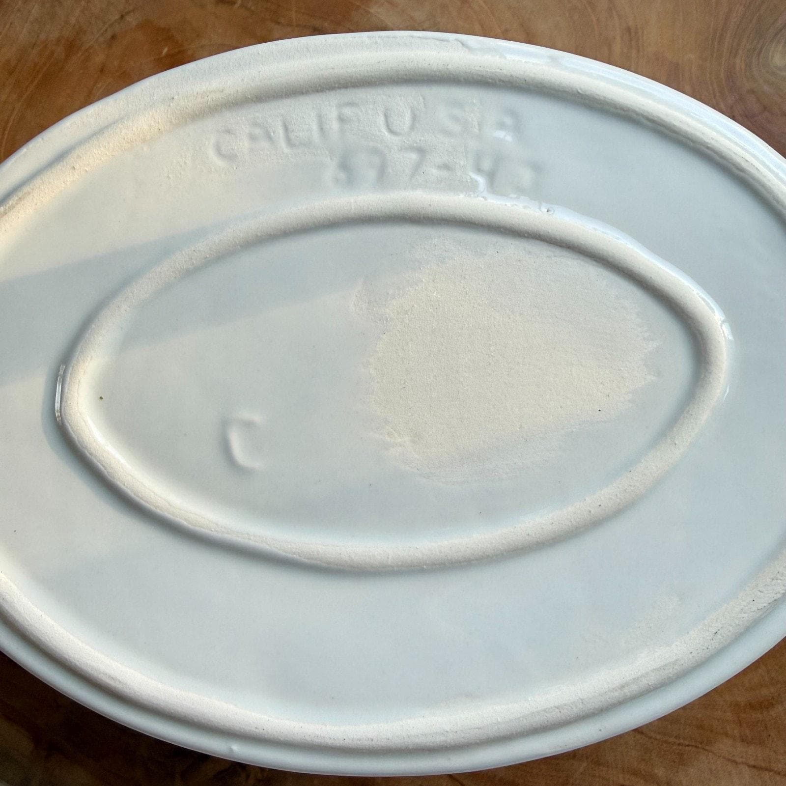 Vintage California Pottery White Duck 10" Casserole Dish with Lid | 697-43 - Thumbnail 9