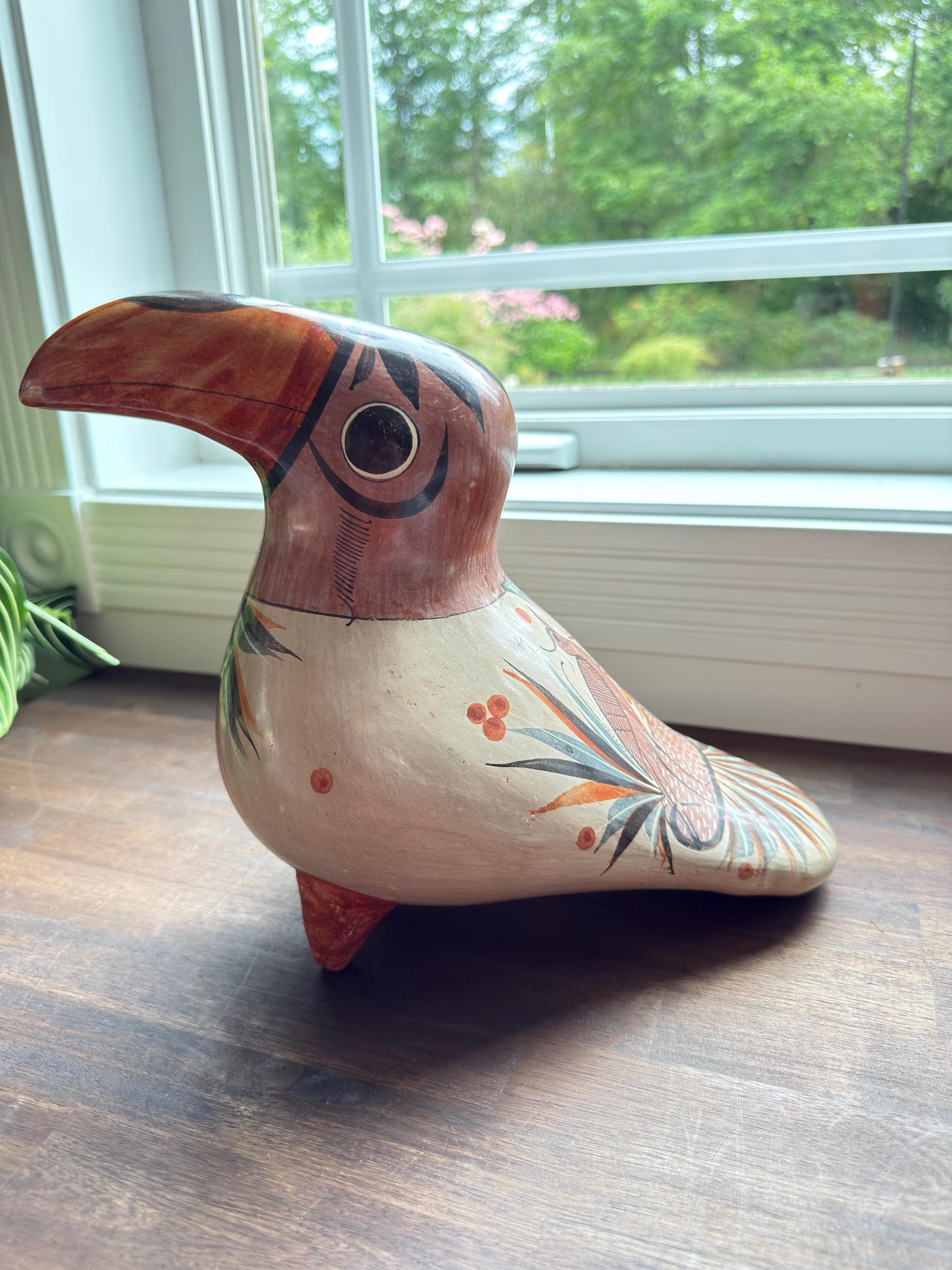 Vintage Tonalá Toucan Figurine: Hand Painted Mexican Folk Art Bird, Hacienda Decor - Thumbnail 2