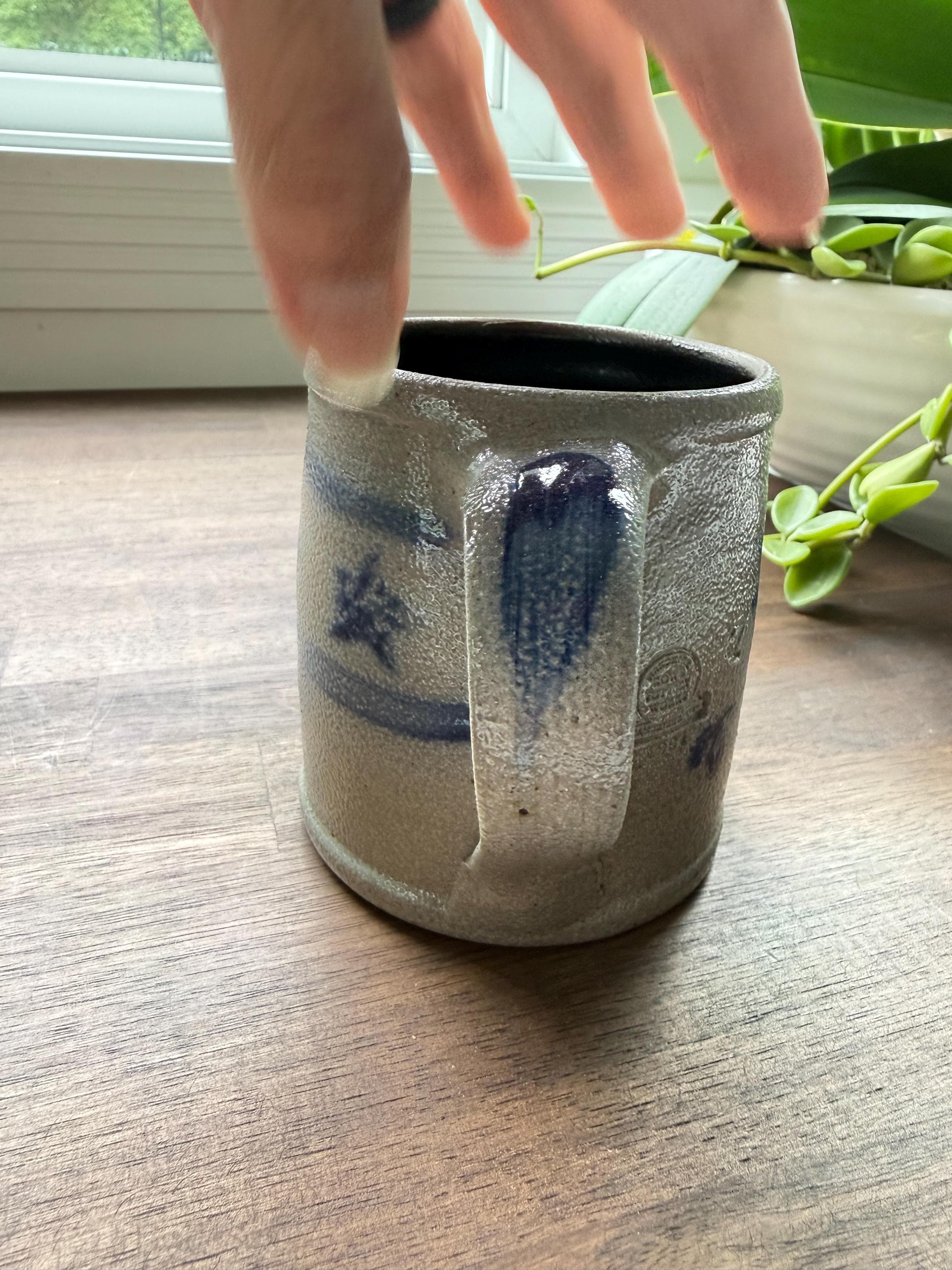 Vintage Rowe Pottery Works Salt Glazed Stoneware Mug Cobalt Blue Stars American Primitive 1994 - Thumbnail 5