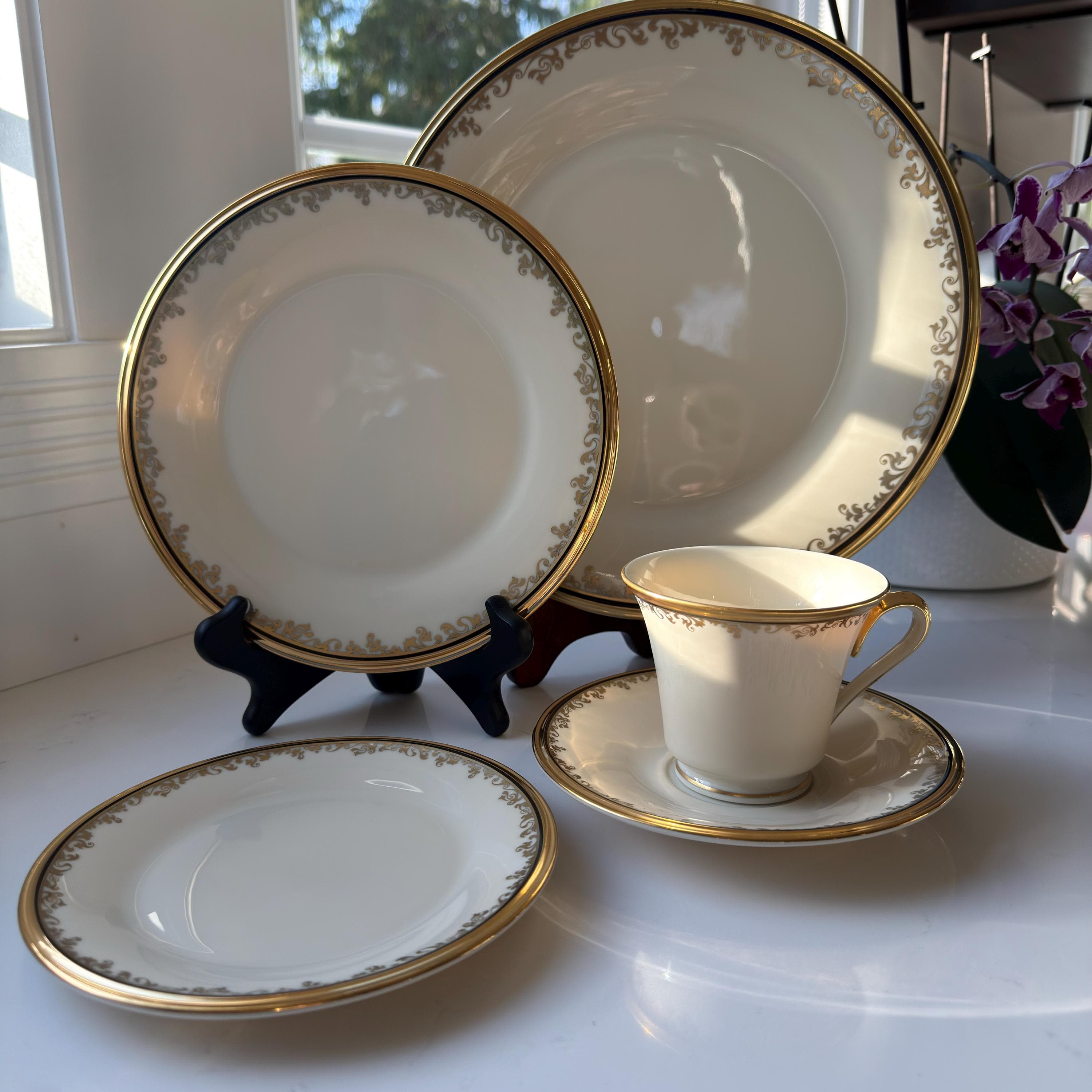 Lenox Eclipse 5-Piece China Set – Ivory Gold Scroll, Black Trim, NOS (Original Box) - Thumbnail 20
