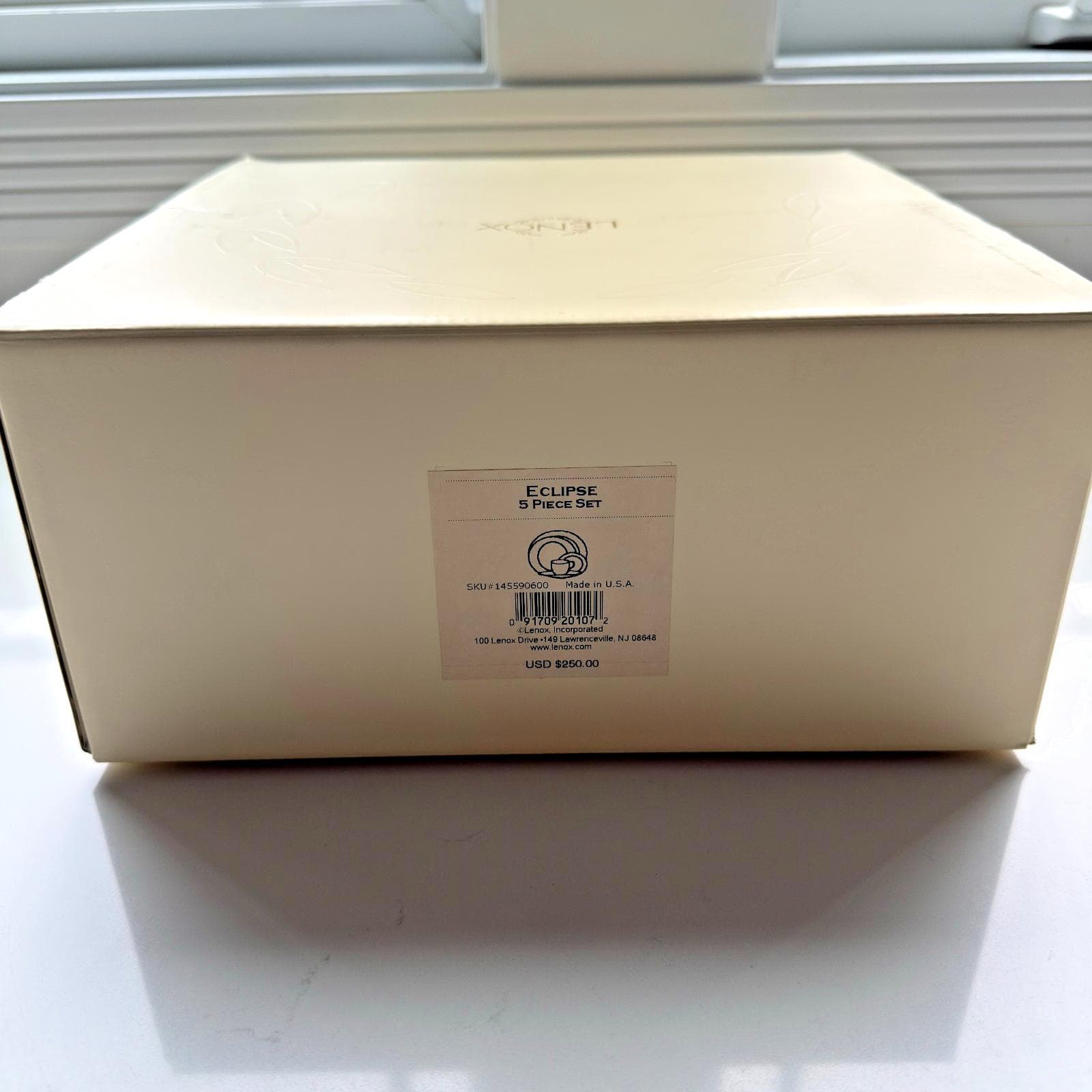 Lenox Eclipse 5-Piece China Set – Ivory Gold Scroll, Black Trim, NOS (Original Box) - Thumbnail 18