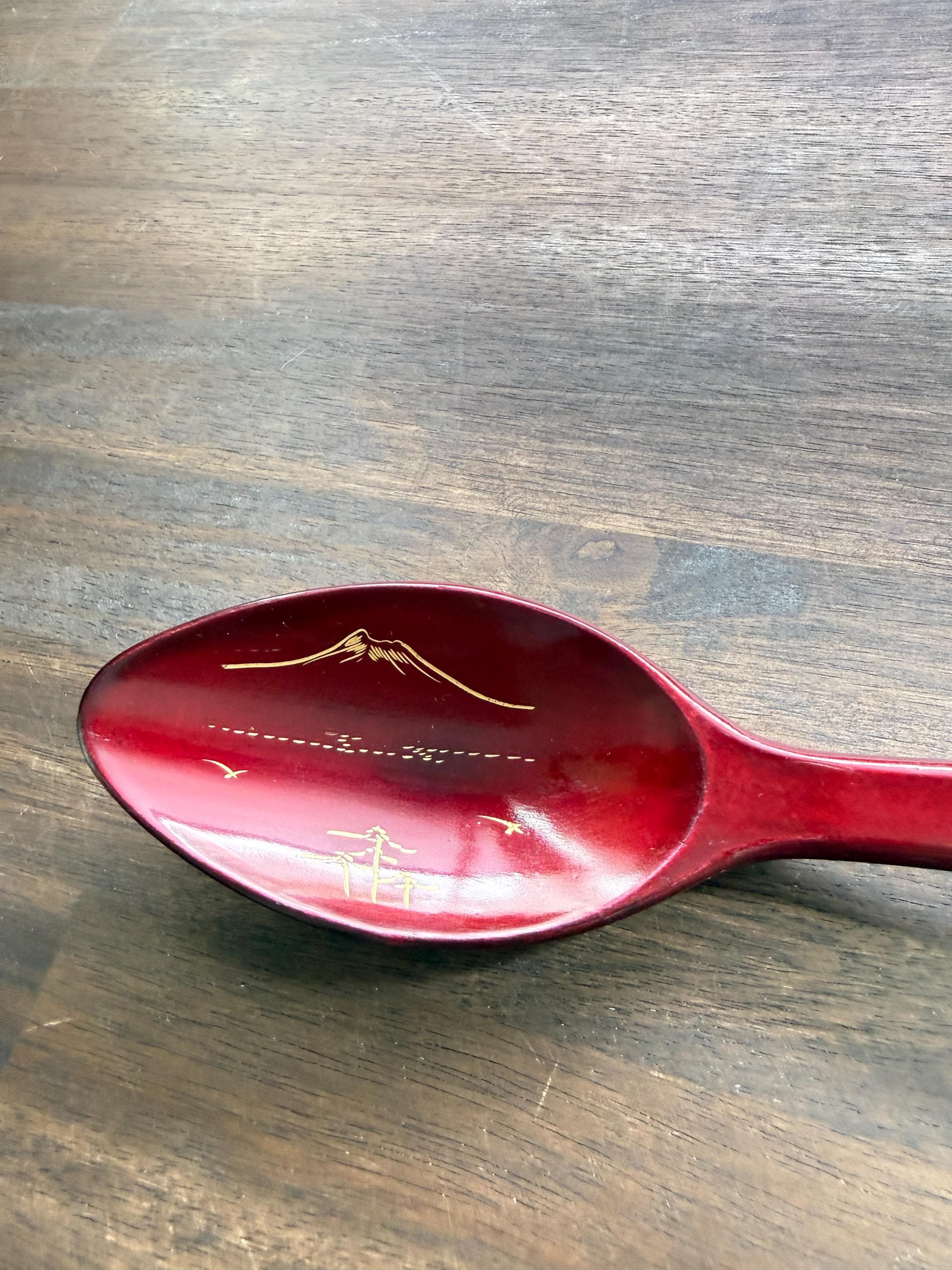 Vintage Japanese Red Lacquerware Salad Bowl Set Mt Fuji Gold Hand Painted 8 Pieces - Thumbnail 17