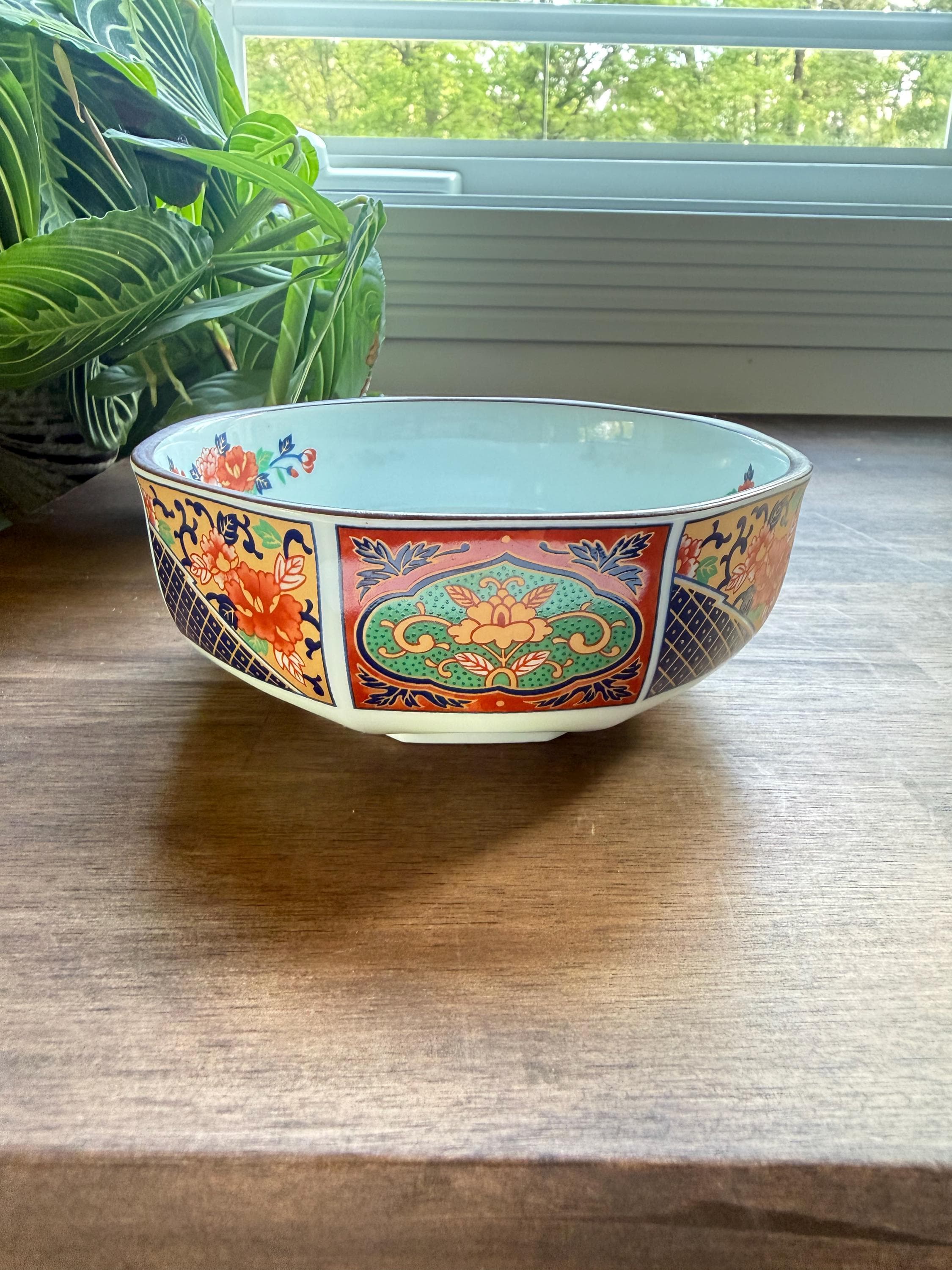 Vintage Japanese Imari Porcelain Bowl | Hand-Painted Floral Serving Dish - Thumbnail 2