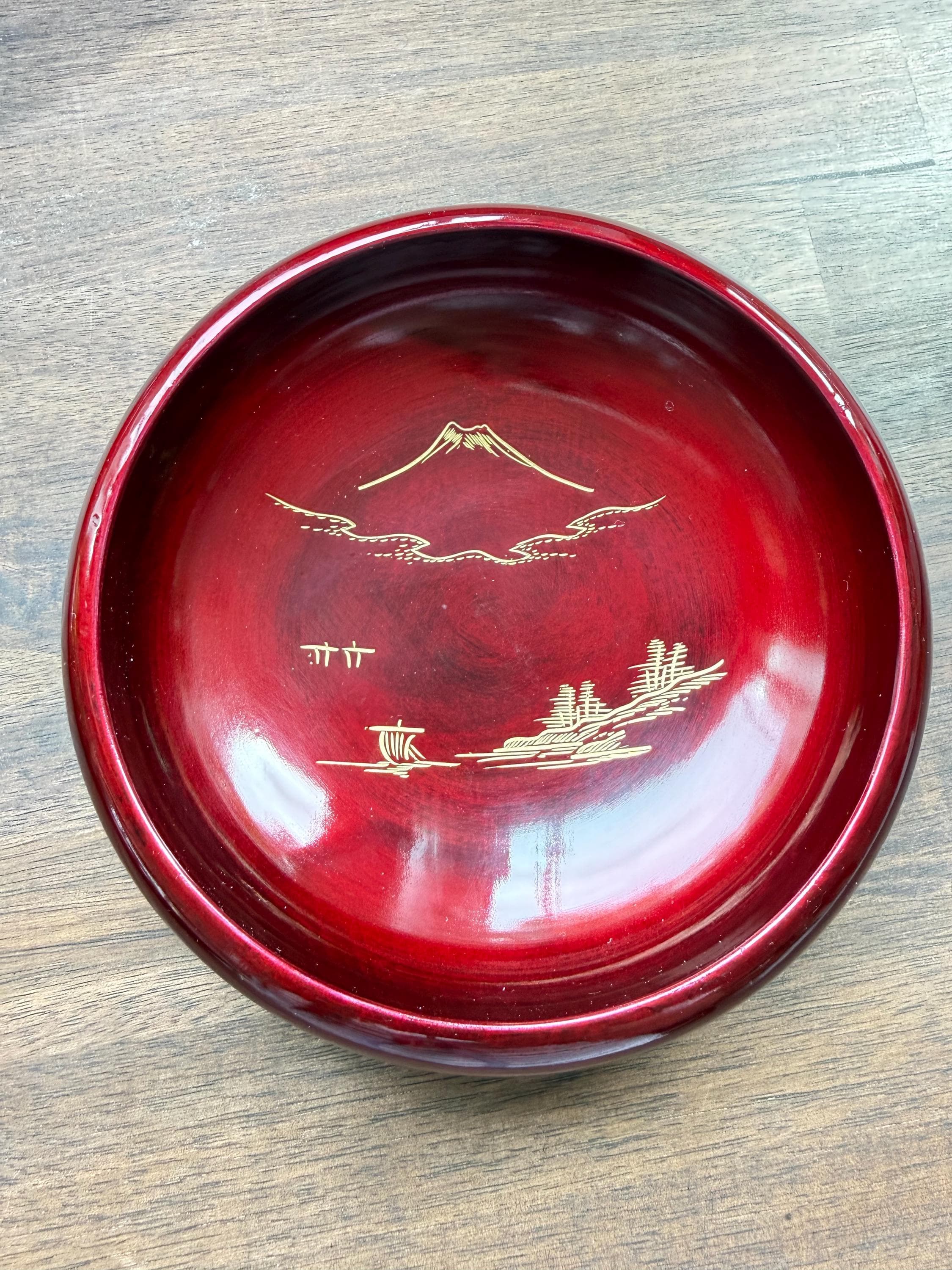 Vintage Japanese Red Lacquerware Salad Bowl Set Mt Fuji Gold Hand Painted 8 Pieces - Thumbnail 10