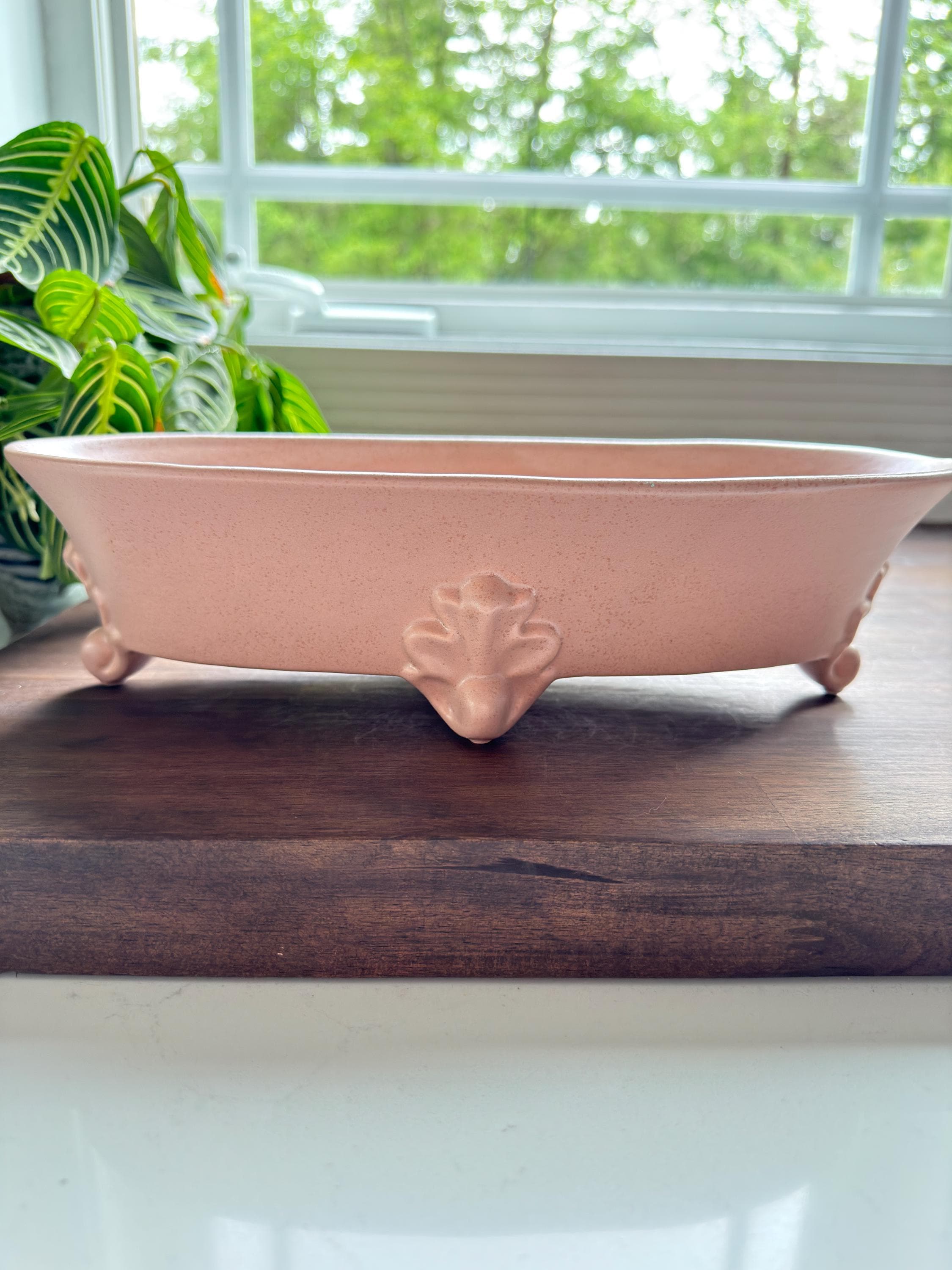 Vintage Royal Haeger Footed Bowl Pink Pottery Embossed Console Bowl Mid Century Decor - Thumbnail 8
