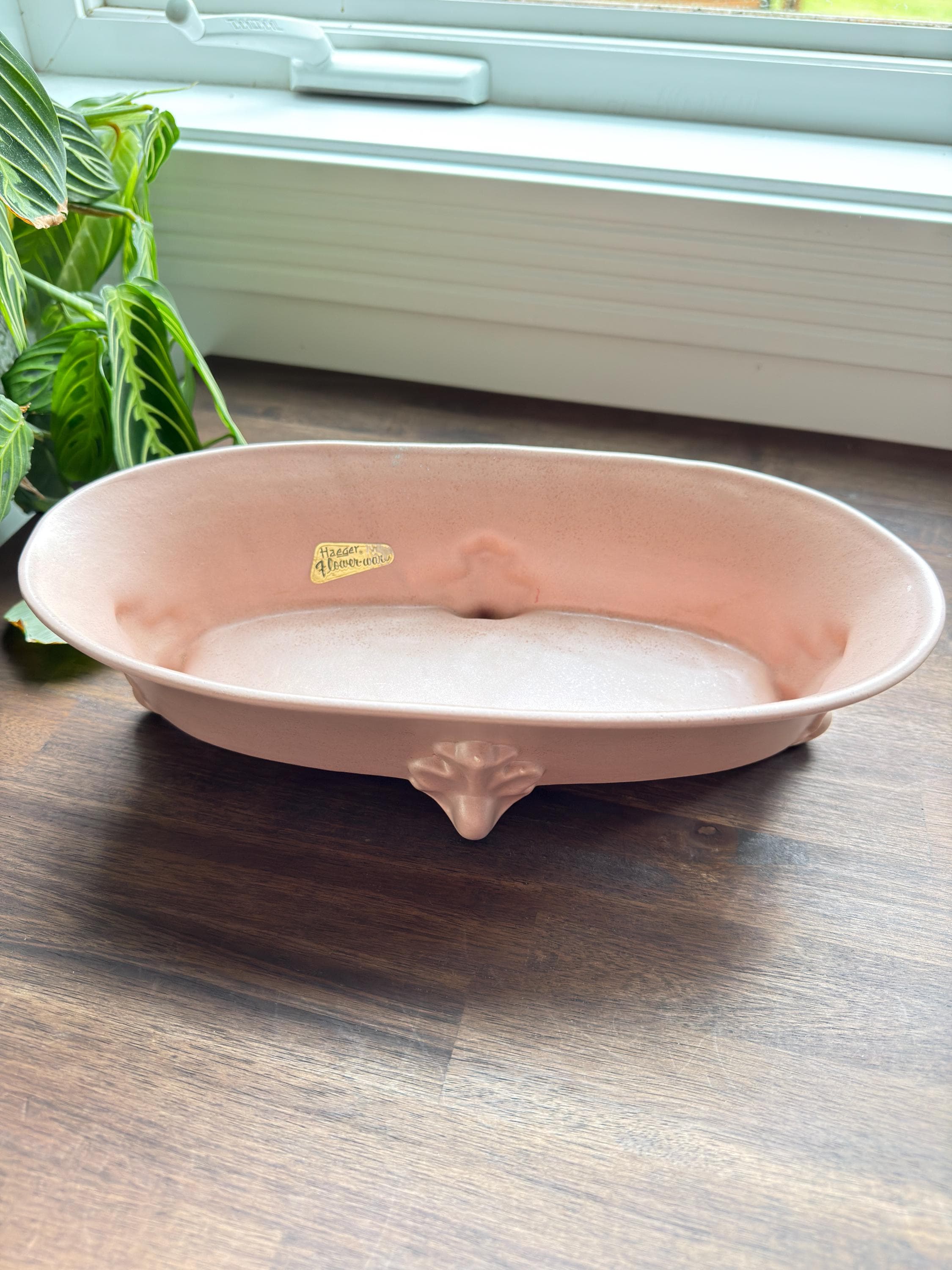 Vintage Royal Haeger Footed Bowl Pink Pottery Embossed Console Bowl Mid Century Decor - Thumbnail 2