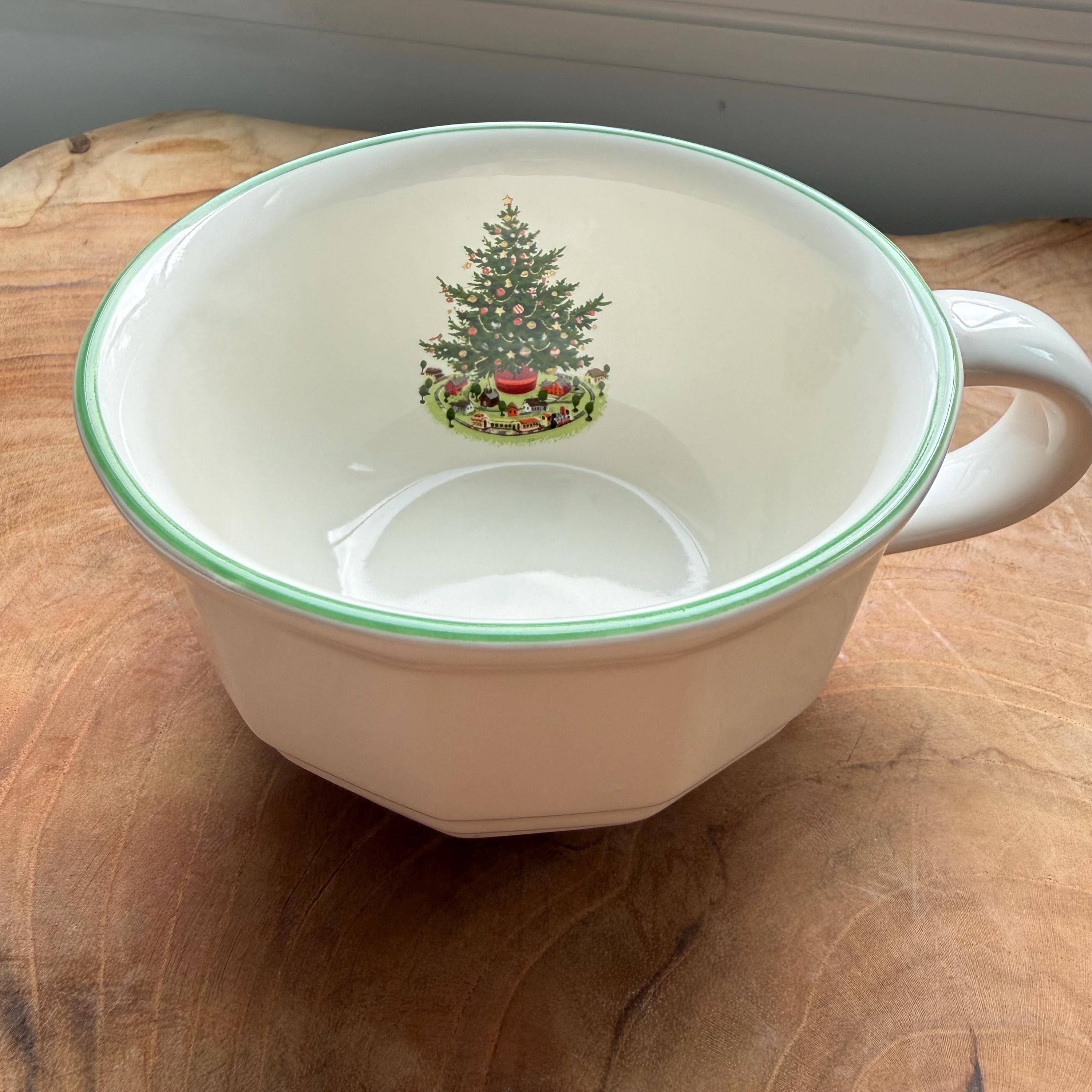 Pfaltzgraff Christmas Heritage Cup & Saucer | Rare Castle USA Made | Vintage Holiday Stoneware - Thumbnail 7