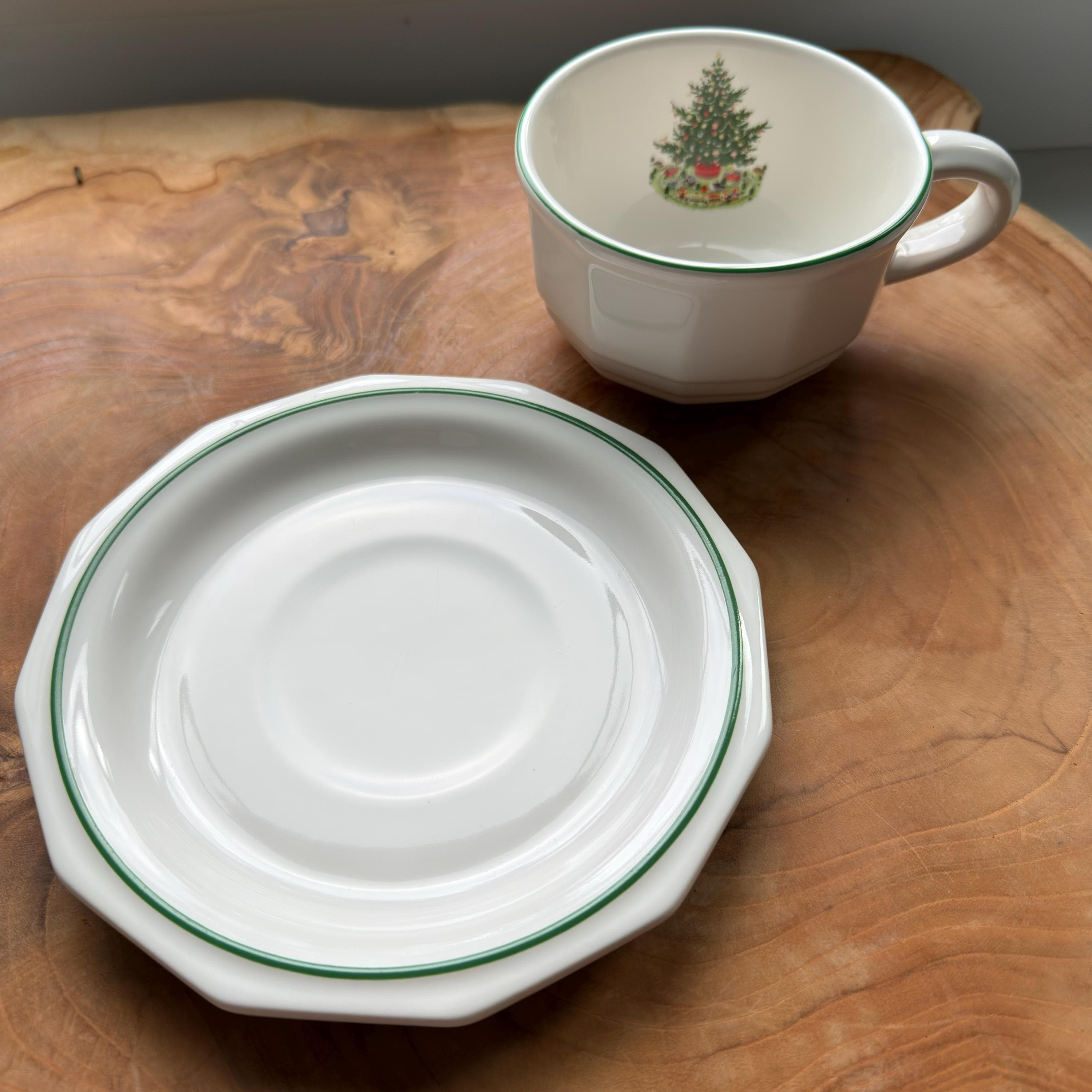 Pfaltzgraff Christmas Heritage Cup & Saucer | Rare Castle USA Made | Vintage Holiday Stoneware - Thumbnail 3