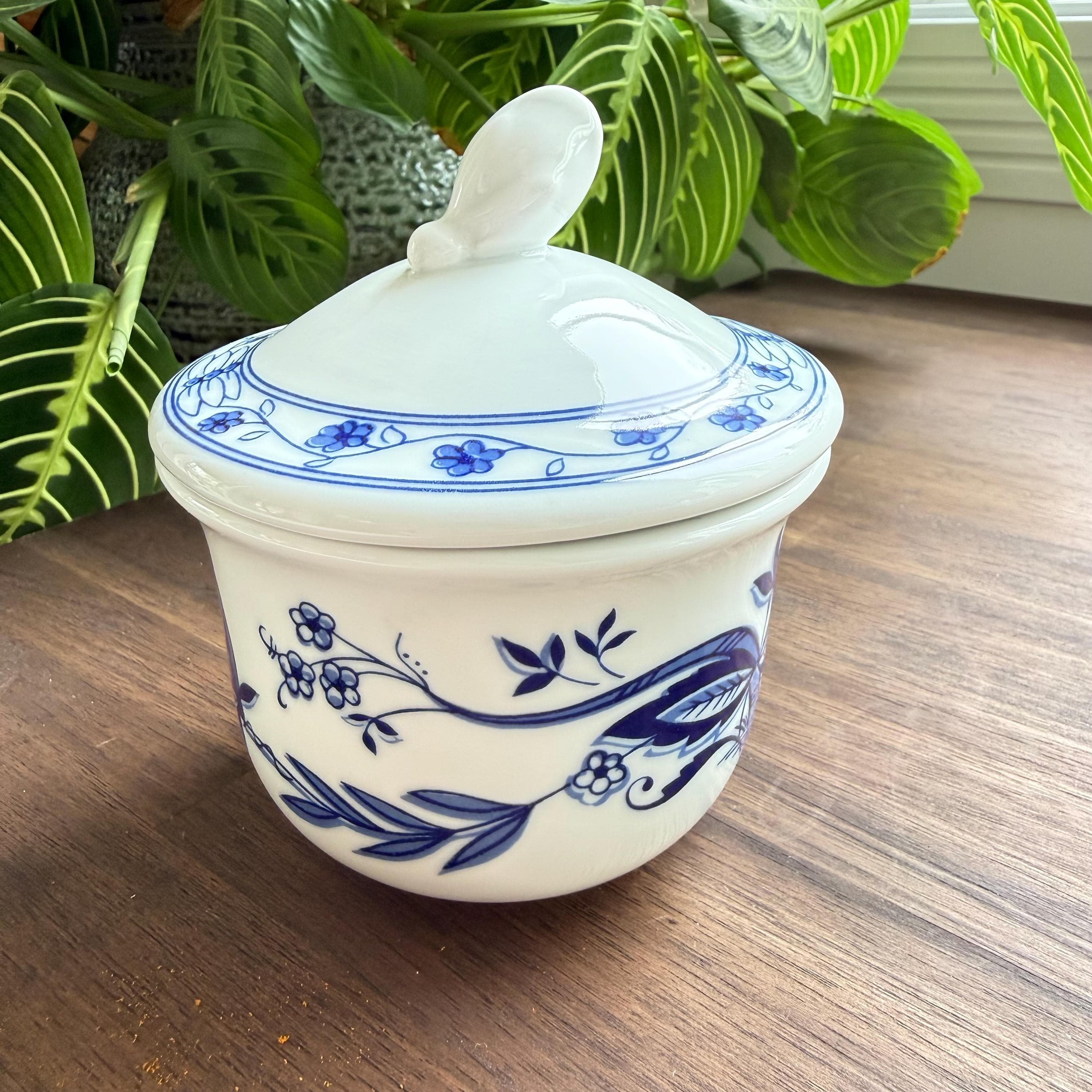 Vintage Blue Onion Sugar Bowl: Wellco Krefeld German Porcelain Lidded Dish - Thumbnail 13