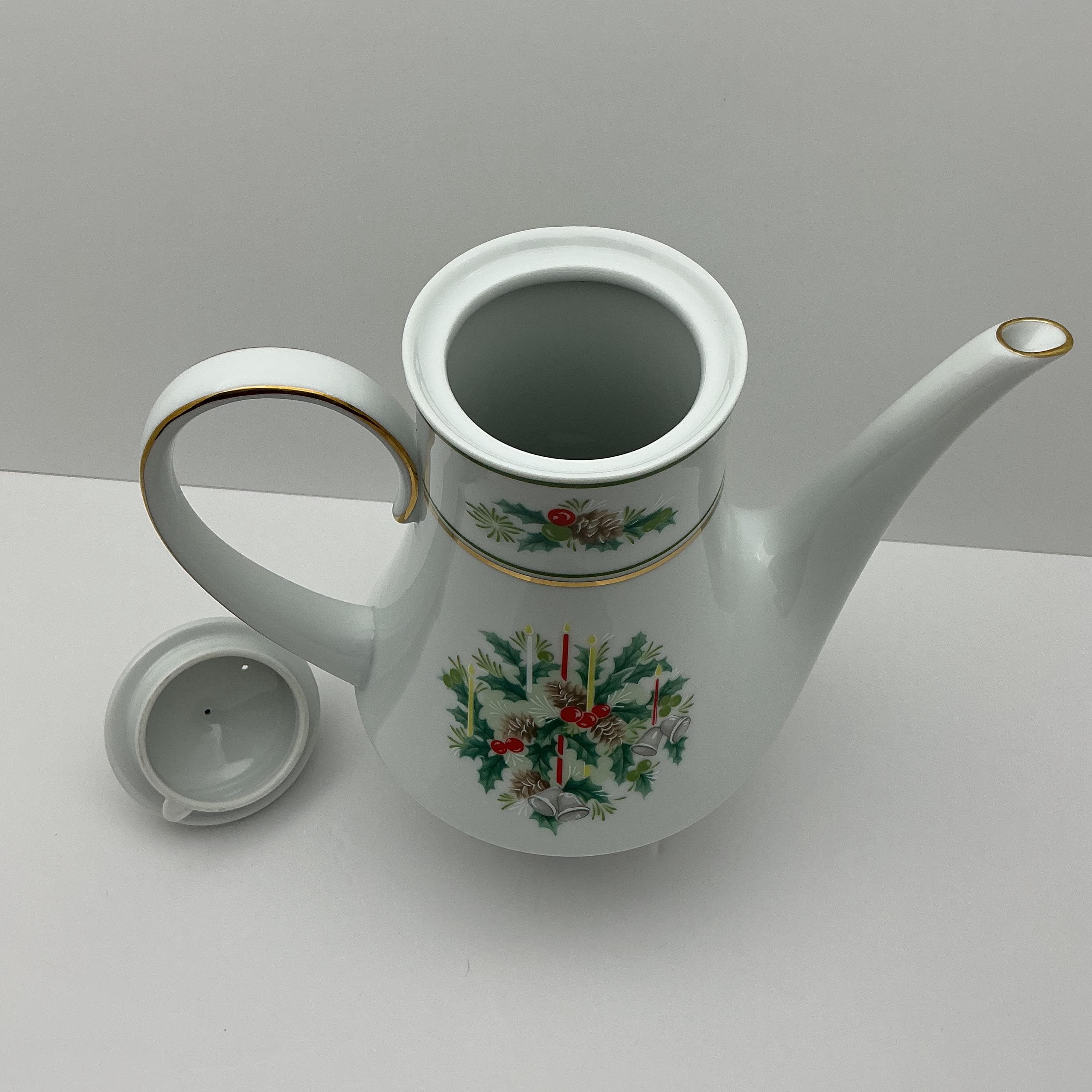Noritake Holly 2228 Coffee Tea Pot with Lid | White Porcelain Holiday Holly Berries Gold Trim | Festive Tableware - Thumbnail 3
