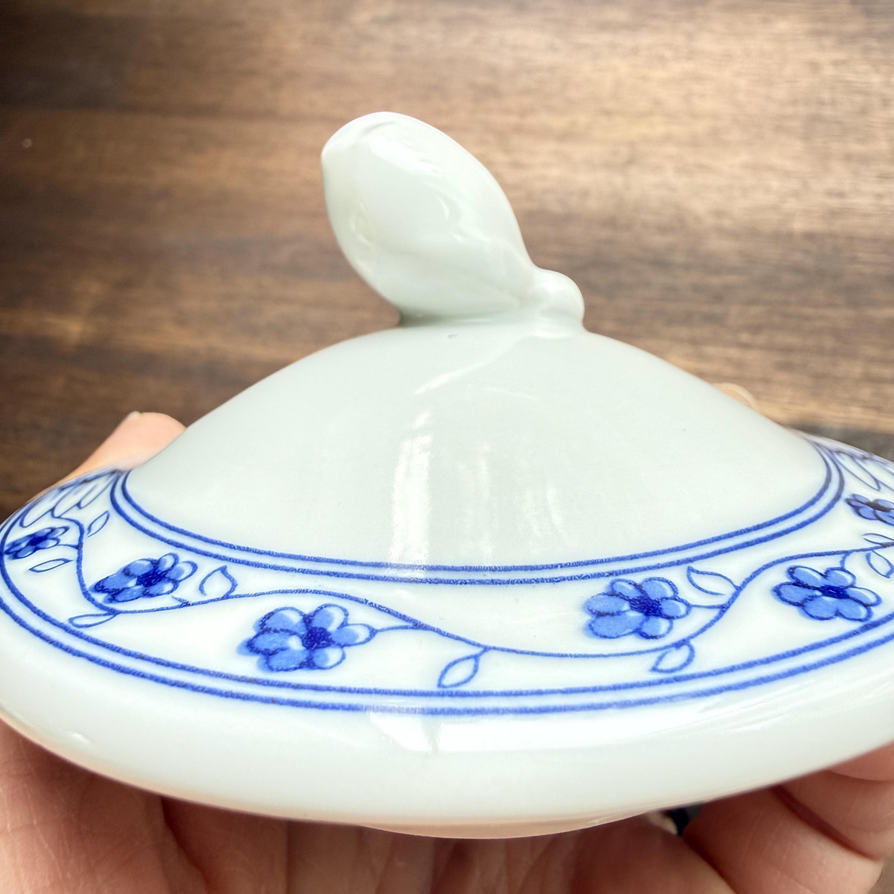 Vintage Blue Onion Sugar Bowl: Wellco Krefeld German Porcelain Lidded Dish - Thumbnail 2