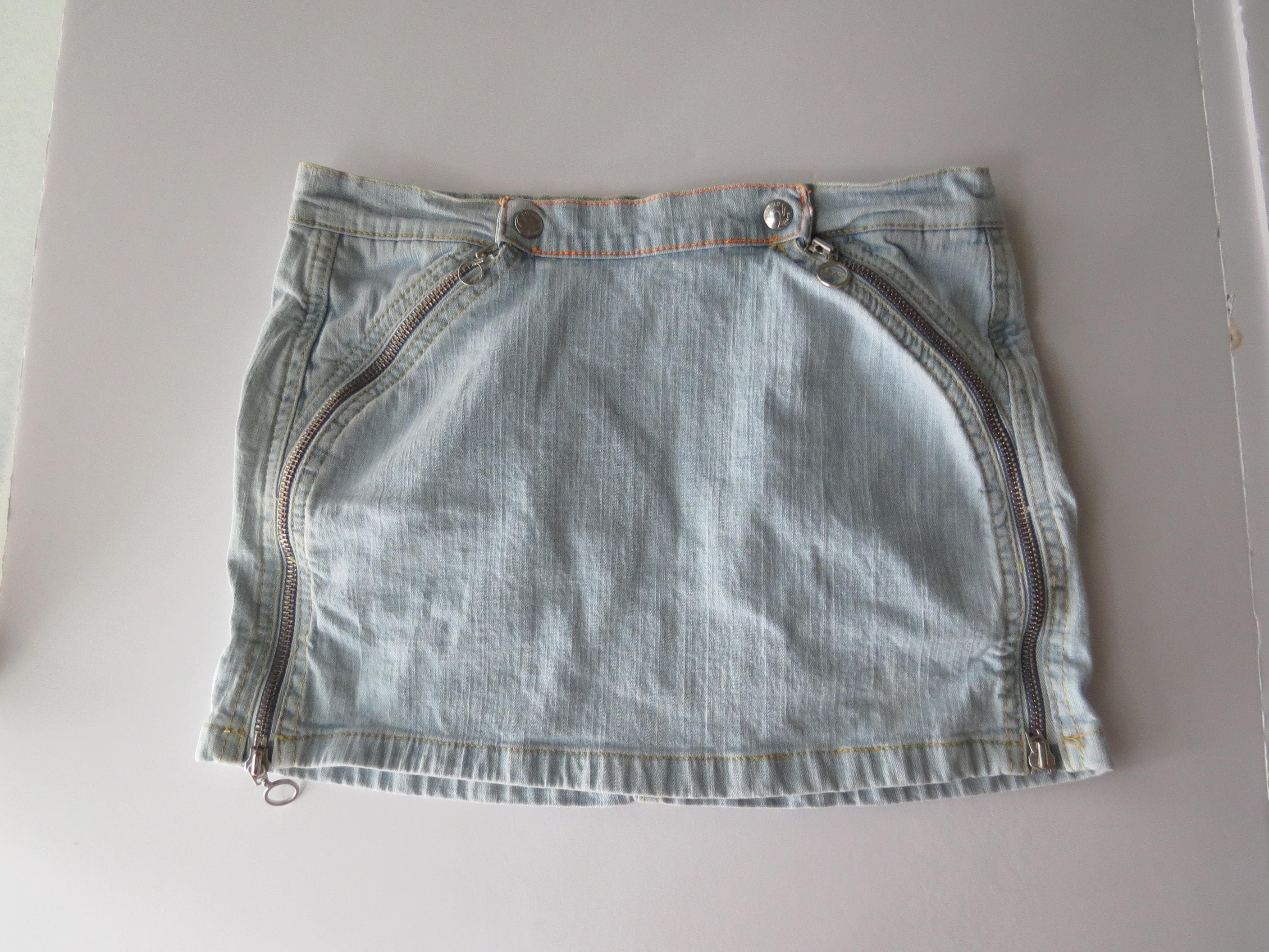 Italian Vintage Phard Denim Mini Skirt, XS, Light Wash Curved Zipper Micro, 2000s Italy - Thumbnail 6