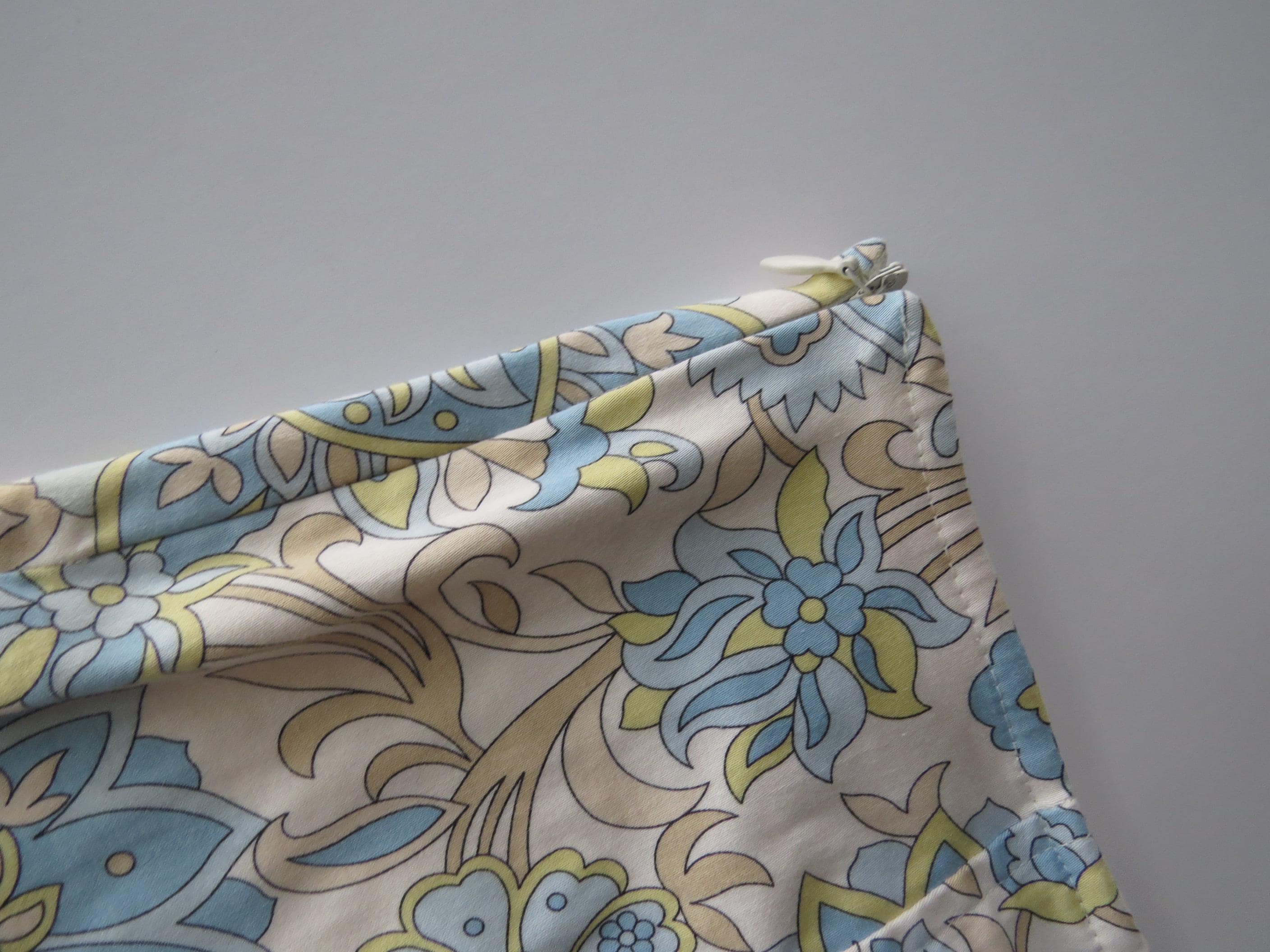 Italian Vintage Sisley FloralWrap Mini Skirt, Blue Green Paisley Print, Made in Italy - Thumbnail 6