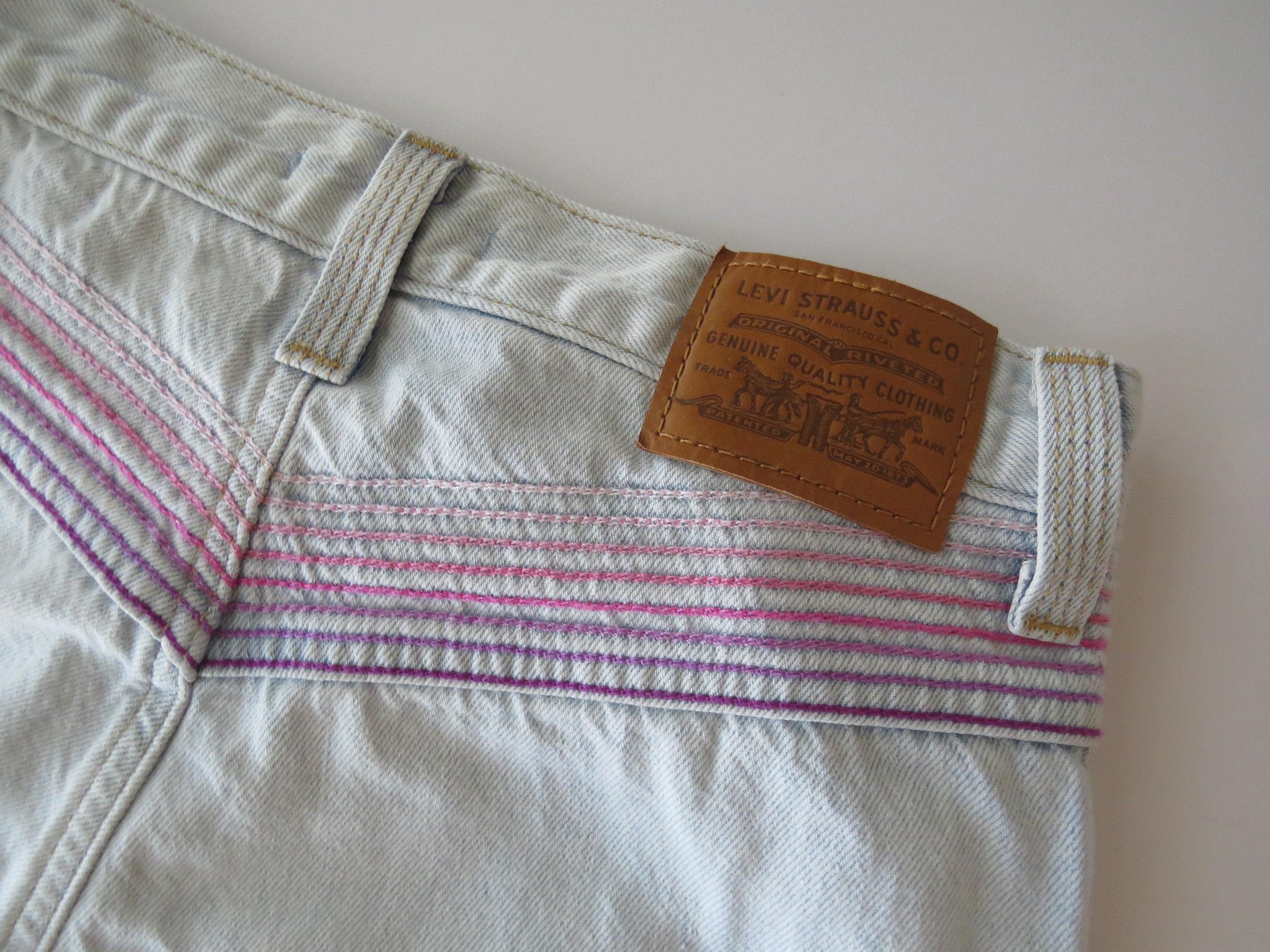 Levi’s Ribcage Straight Ankle Jeans Size 28, Pink & Purple Embroidery Stitching, No Back Pockets