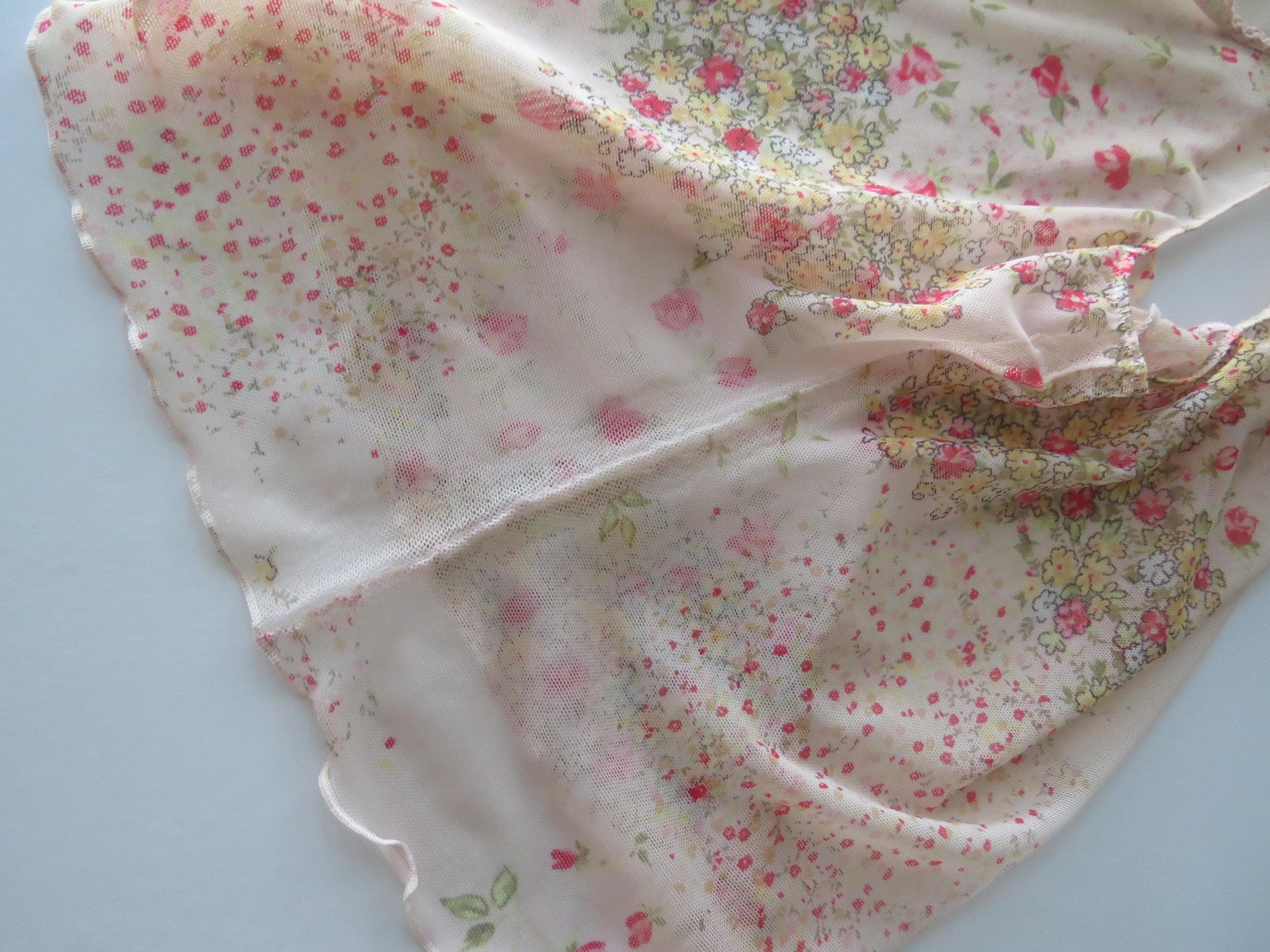 Vintage Italian Sheer Pink Floral Mesh Tank Top, Vintage Intimissimi Ditsy Rose Print Camisole - Thumbnail 9
