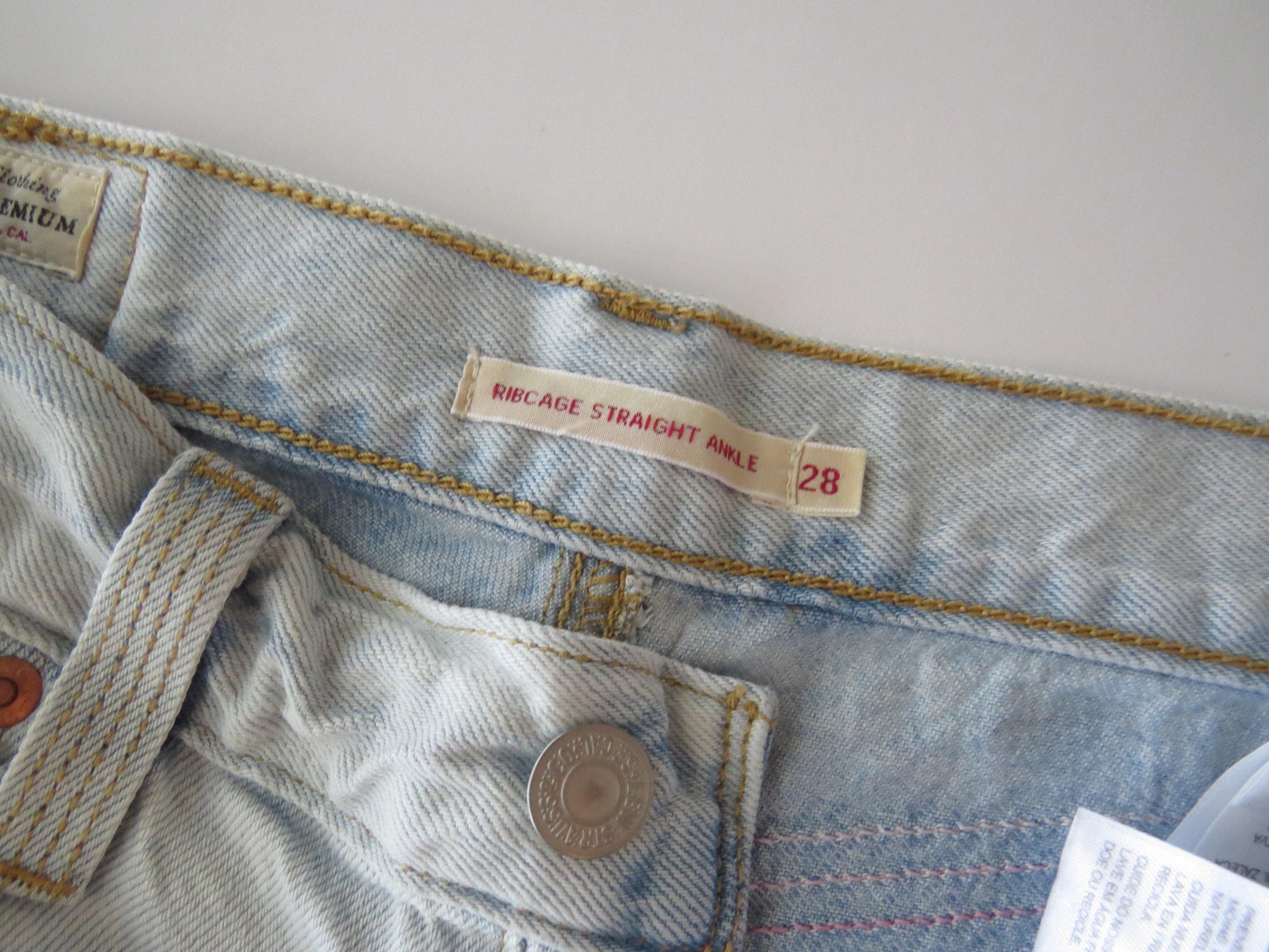 Levi’s Ribcage Straight Ankle Jeans Size 28, Pink & Purple Embroidery Stitching, No Back Pockets - Thumbnail 4