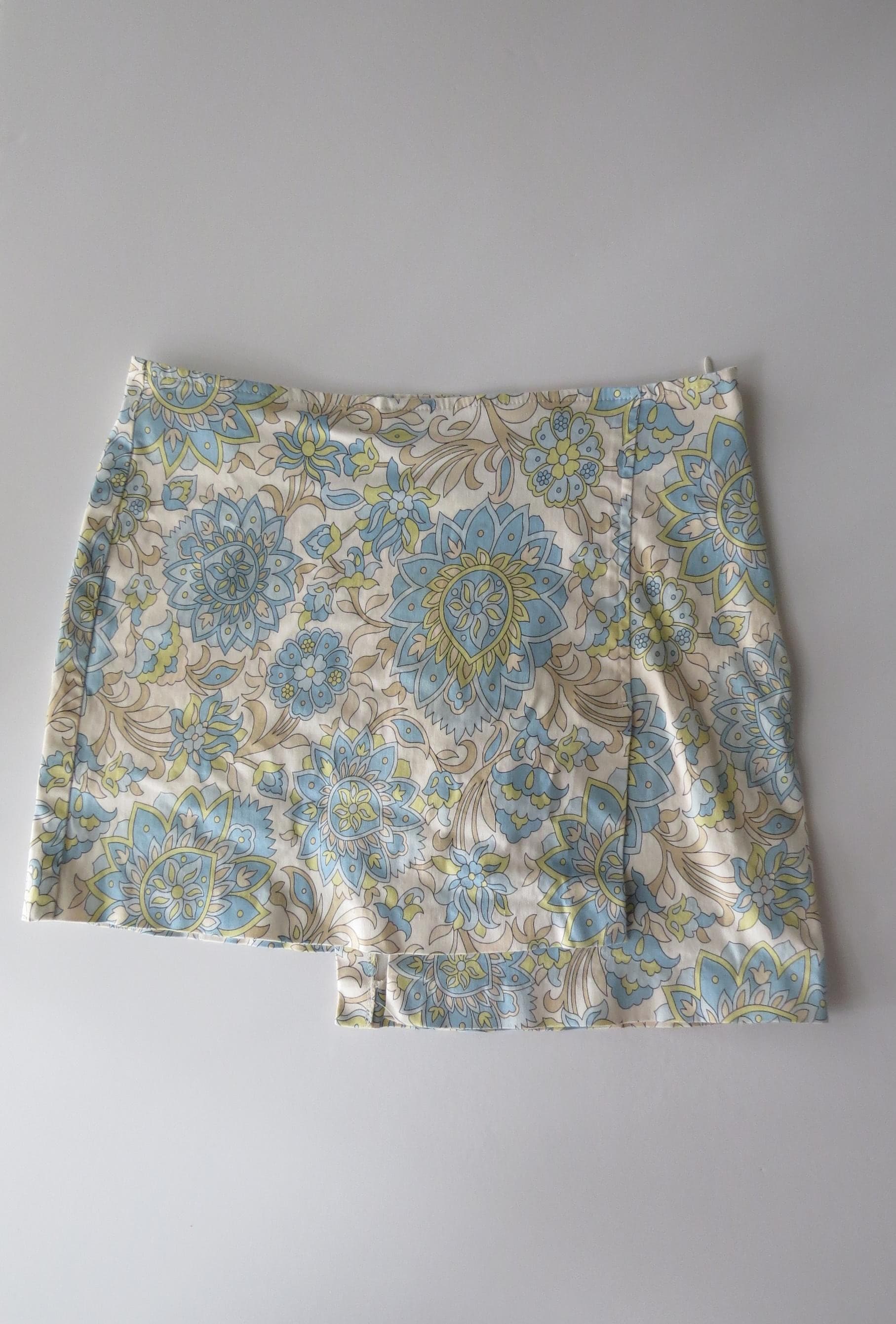 Italian Vintage Sisley FloralWrap Mini Skirt, Blue Green Paisley Print, Made in Italy