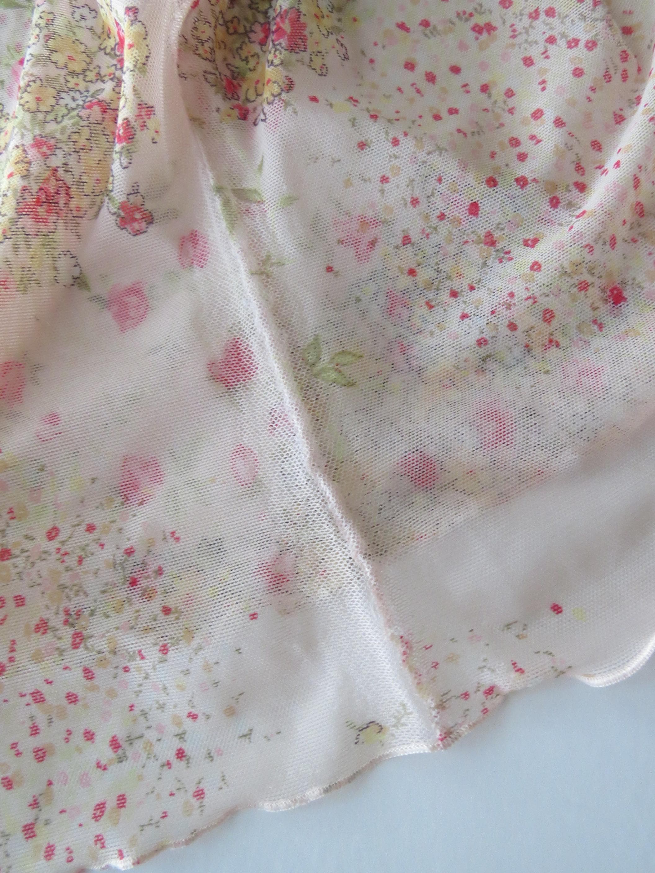 Vintage Italian Sheer Pink Floral Mesh Tank Top, Vintage Intimissimi Ditsy Rose Print Camisole - Thumbnail 10