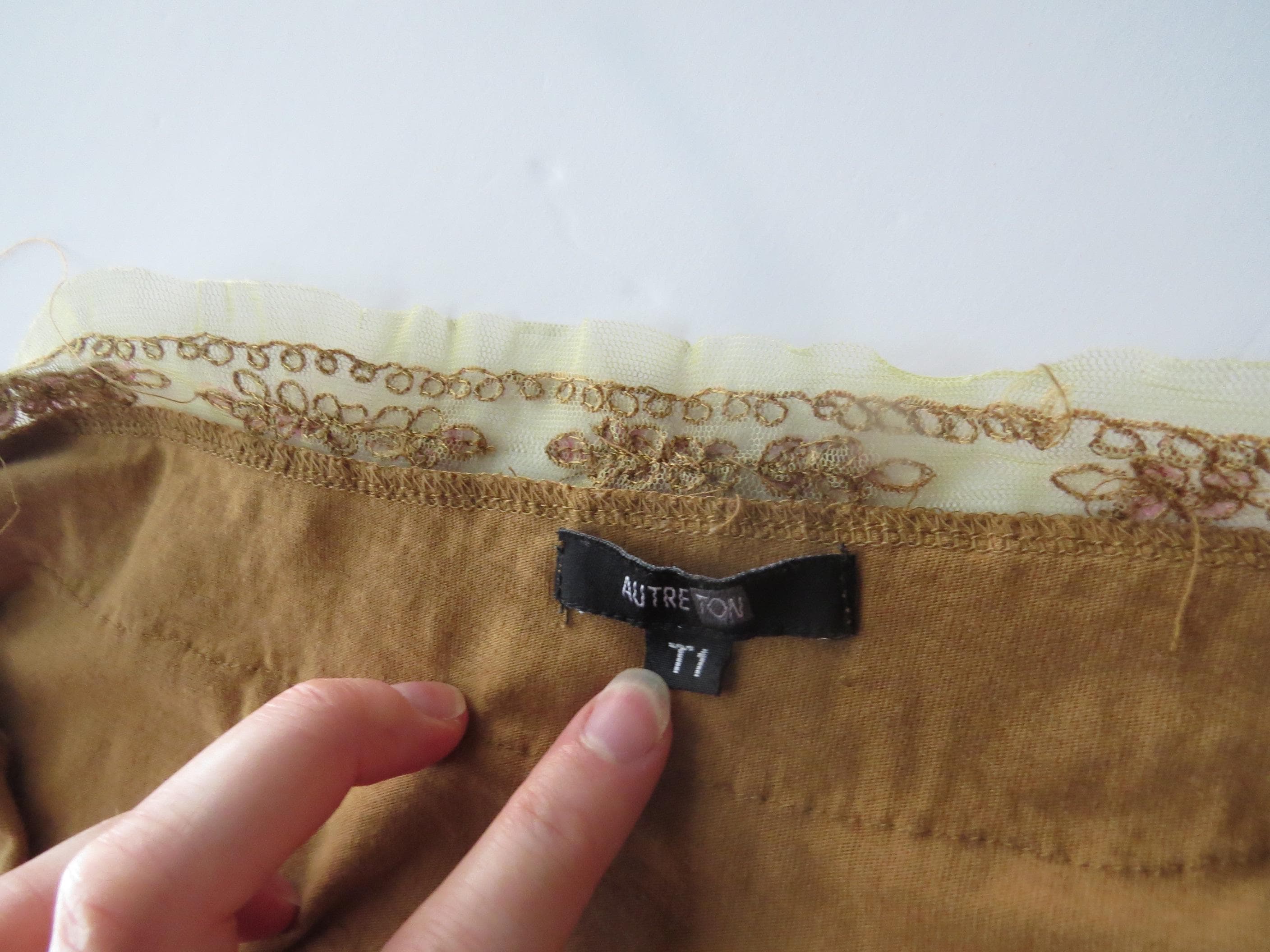 Vintage Italian Gold Sequin Cami, Bronze Tie Strap Tank Top, Sequin Embroidered Trim, 2000s - Thumbnail 3