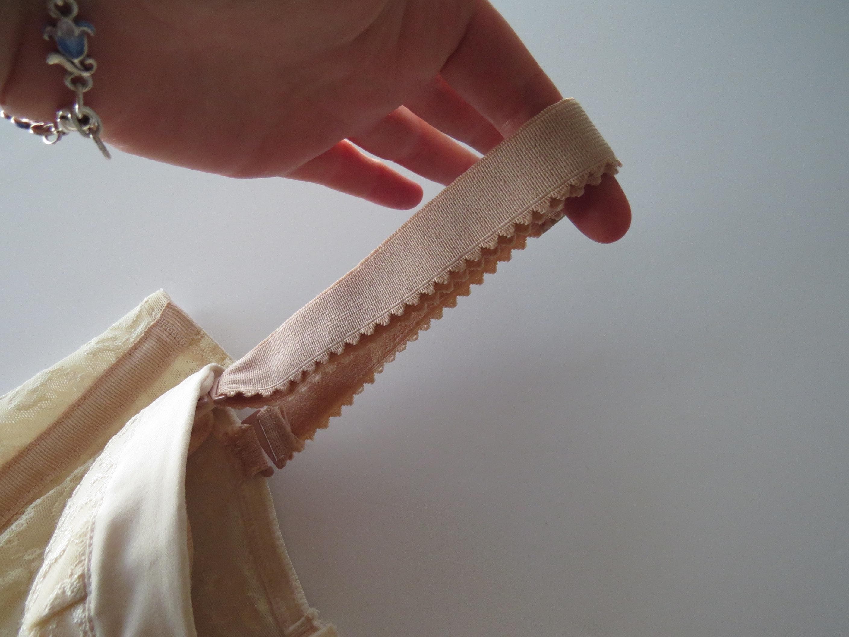 Vintage Italian Dusty Pink / Mauve Corset Top, Floral Applique, Lace, Thick Straps, 90s Intimissimi - Thumbnail 3